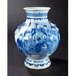 Chinesische Republik Vase mit blauer Figurenmalerei