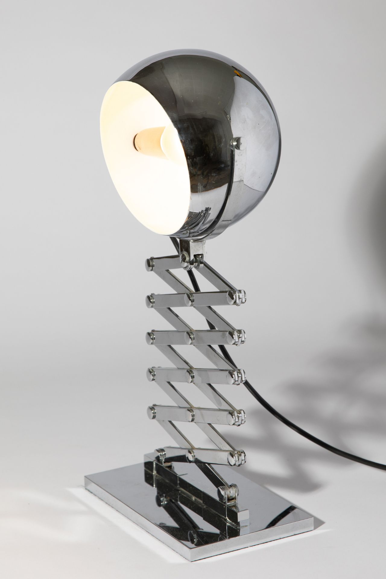 Dorothee Becker, Ingo Maurer Design M, Tischleuchte Modell Scherenlampe