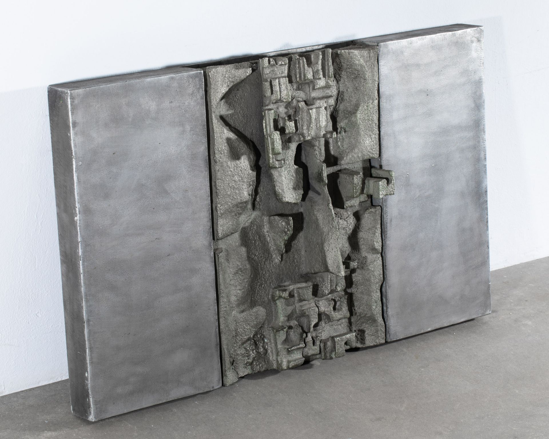 Helmut Lander*, Abstrakte Formen, Skulptur/ Relief aus Metall