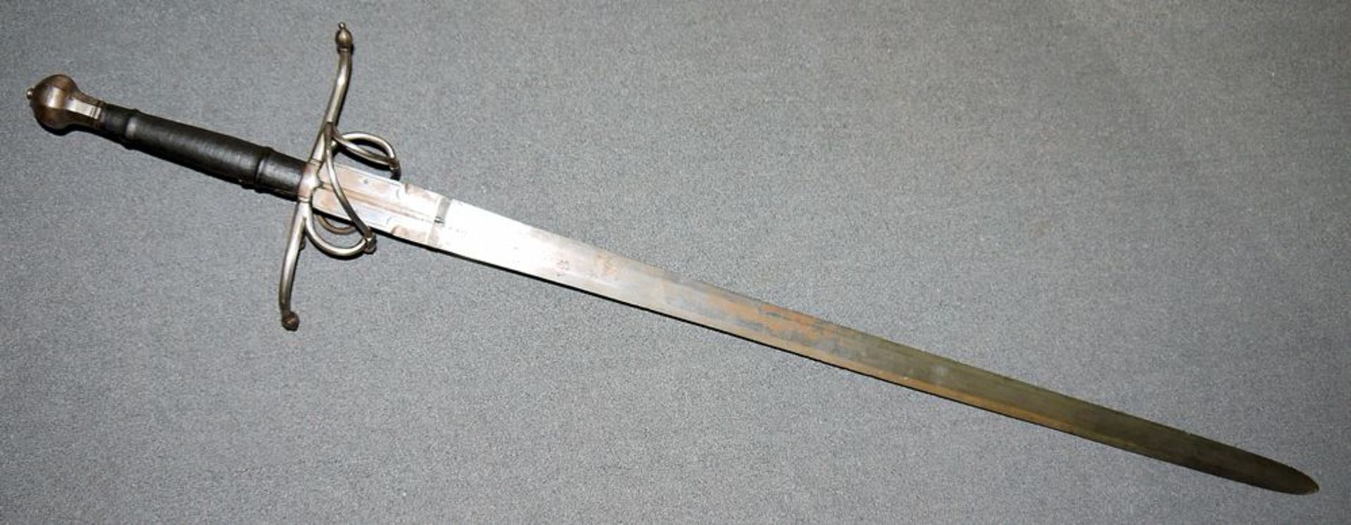 Qualitätvolles Beidhänder-Schwert des Historismus, wohl 18./19. Jh. - Image 5 of 5