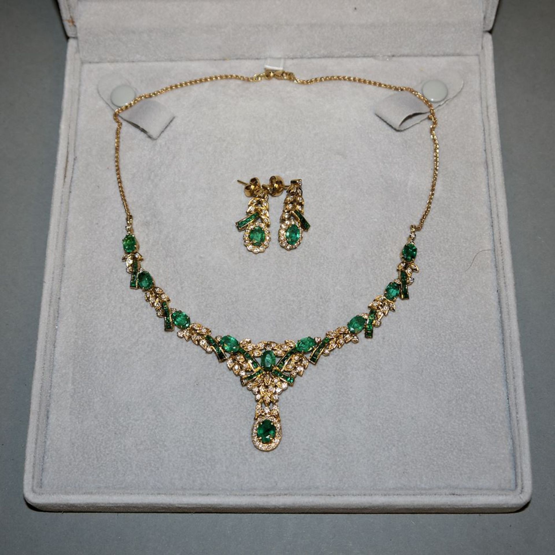 Prächtiges Smaragd-Collier mit Brillanten und dazu passende Ohrhänger, Gold, Friedrich Binder, Möns