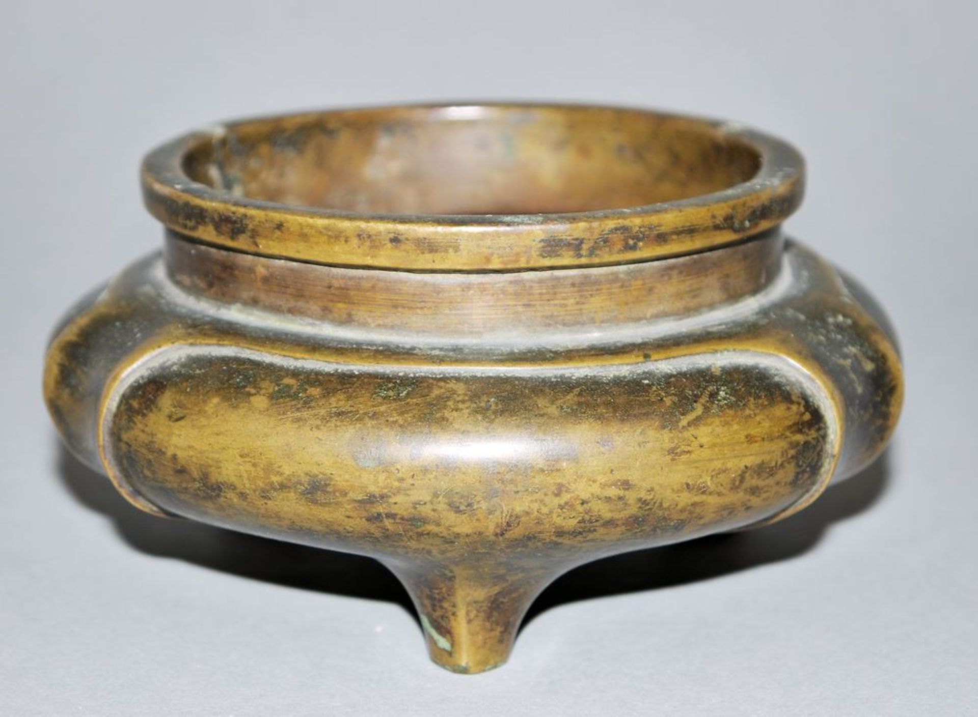 Dreifußbrenner aus Bronze, Qing-Zeit, China 18./19. Jh.