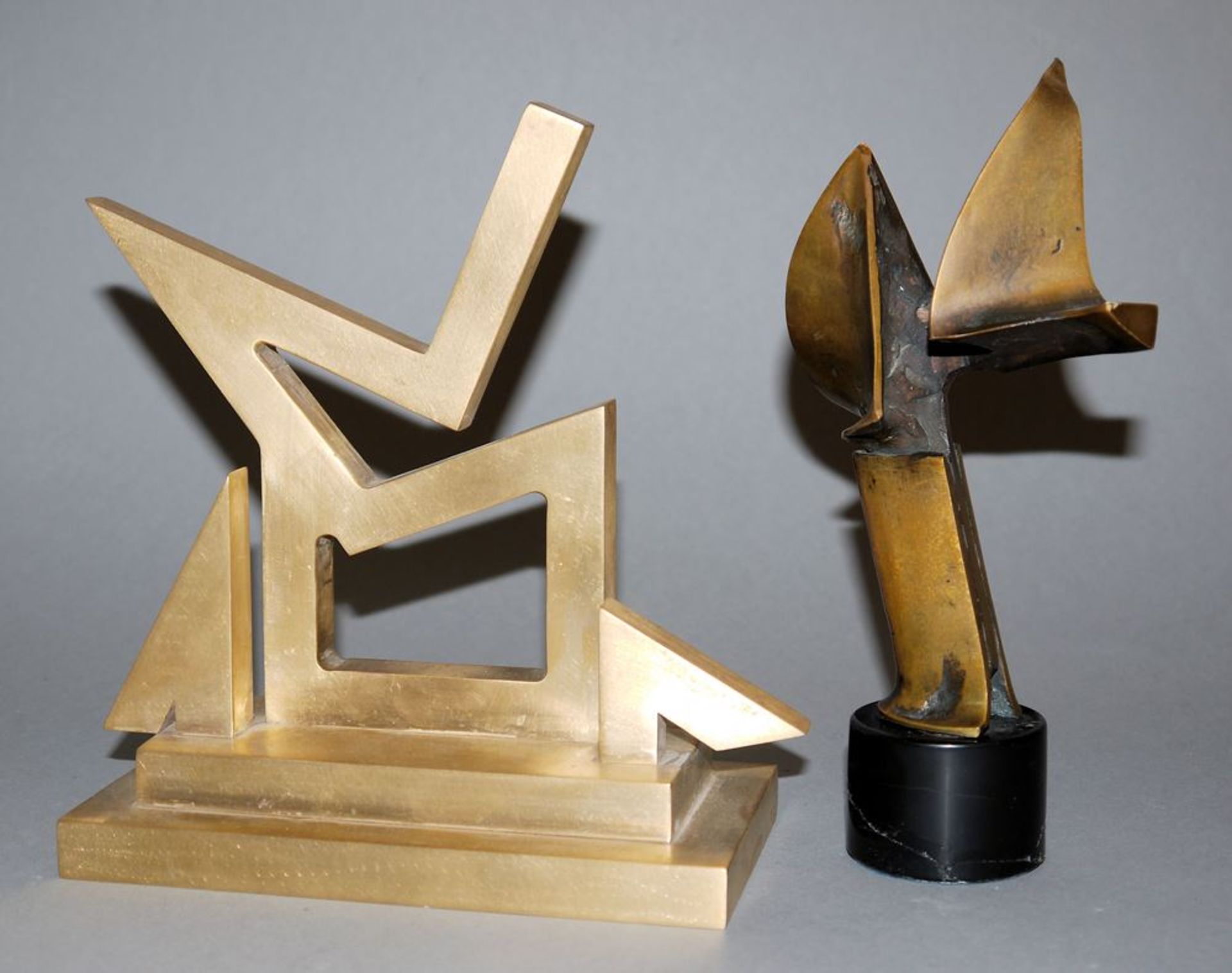 Konkret-abstrakte Bildhauer, zwei Bronzeplastiken 1950/70