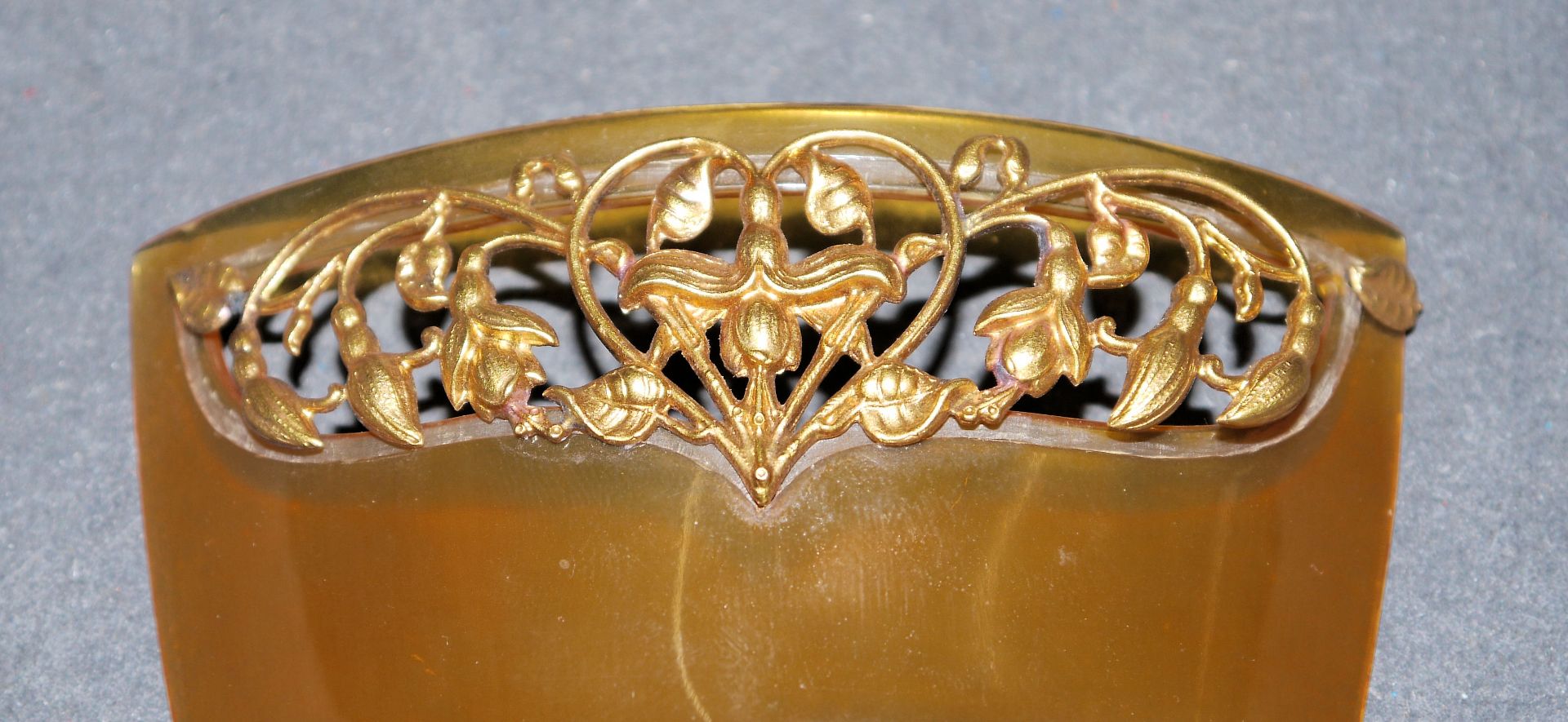 Nachlass einer Dame um 1900/20: Gold-Armreif mit Perlchen u. Diamant, Gold-Armbanduhr mit Brillante - Image 5 of 5