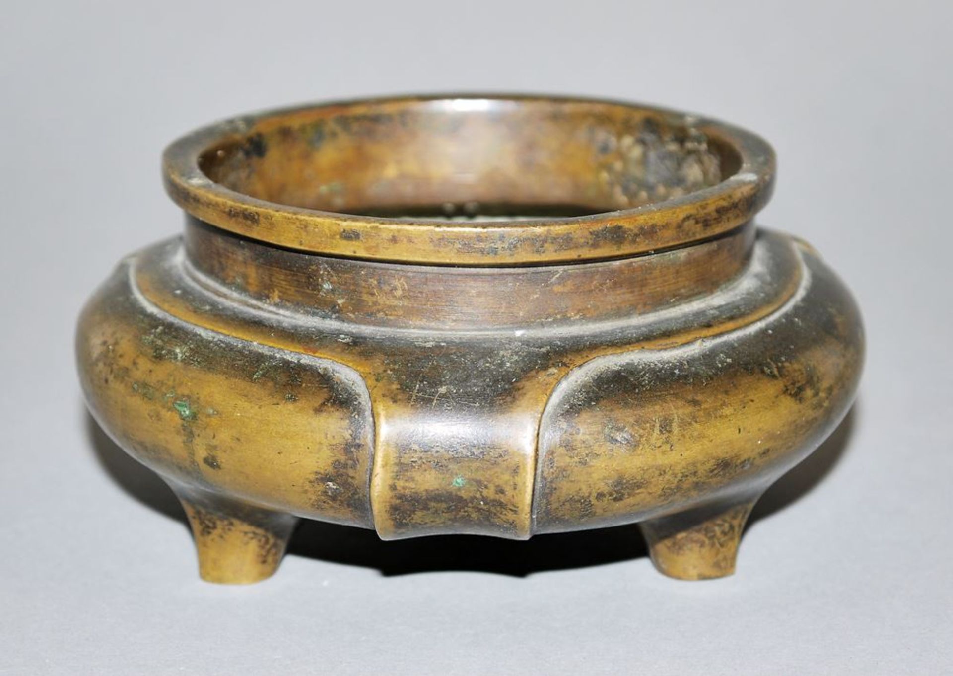 Dreifußbrenner aus Bronze, Qing-Zeit, China 18./19. Jh. - Image 2 of 4