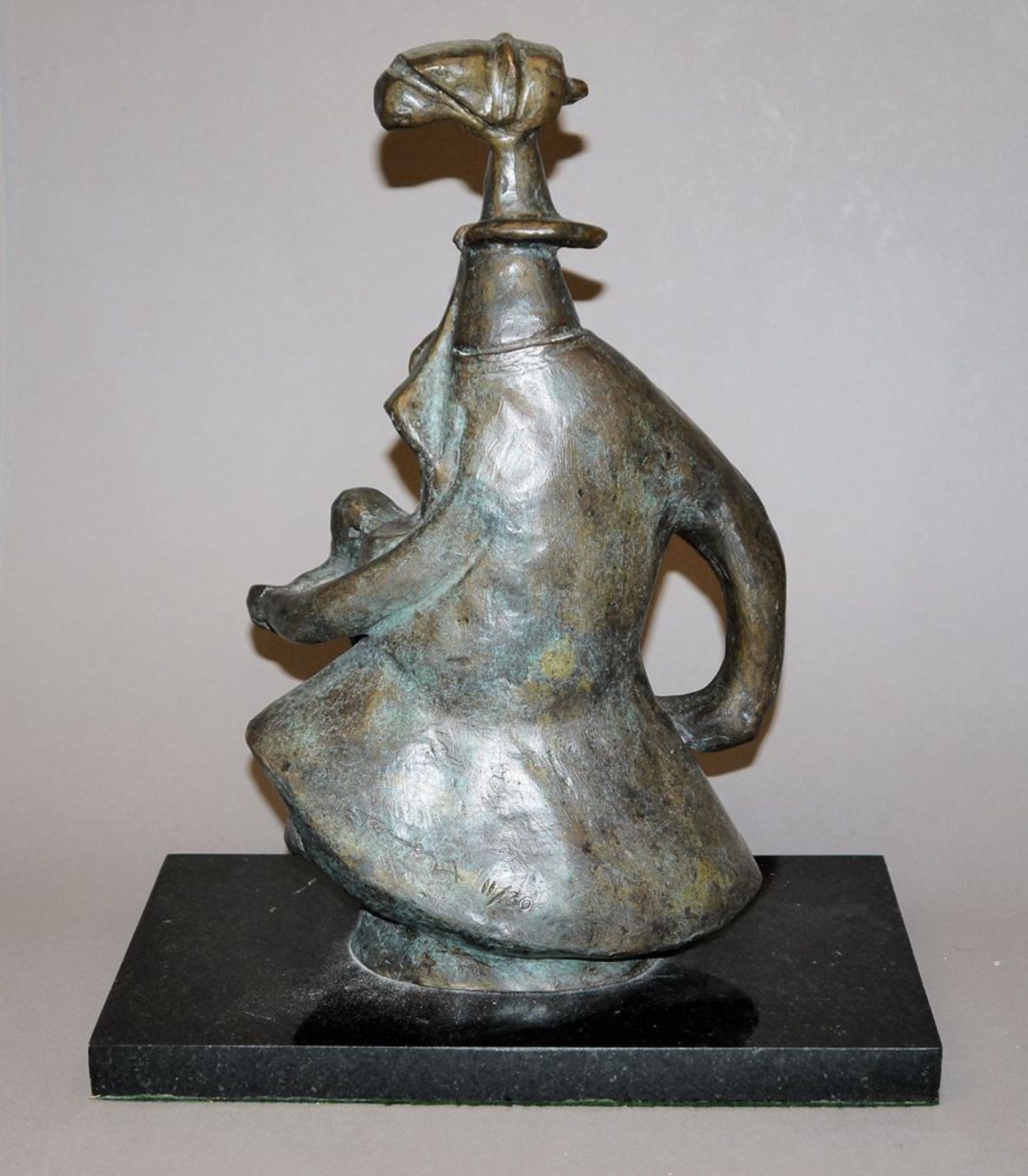 R. To....., Bildhauer der klassischen Moderne, Tiermensch, ein Saiteninstrument spielend, kubisch-a - Image 2 of 3