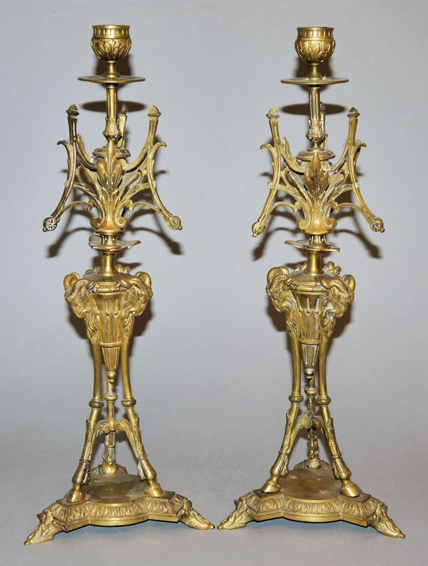 Paar Kerzenständer aus vergoldeter Bronze um 1880/1900