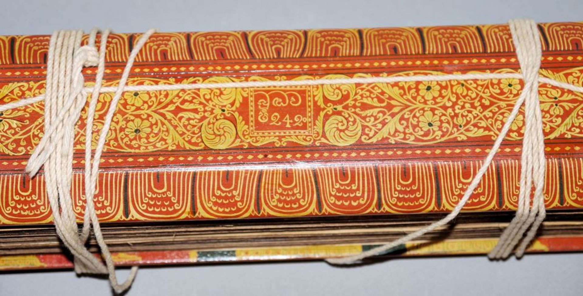Buddhistisches Palmblatt-Manuskript, Sri Lanka, wohl Ende 19. Jh. - Bild 3 aus 3