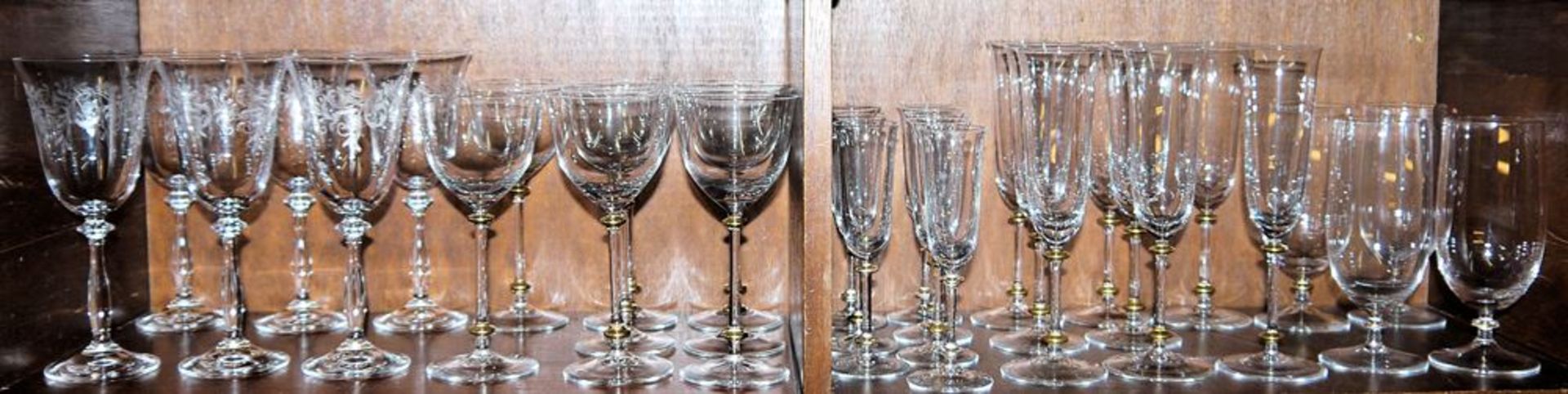 Großes Konvolut Glas: Set mit 27 Gläsern, Theresienthal, 6 Weingläser, Montana, Sektkühler, 4 Whisk - Image 2 of 3