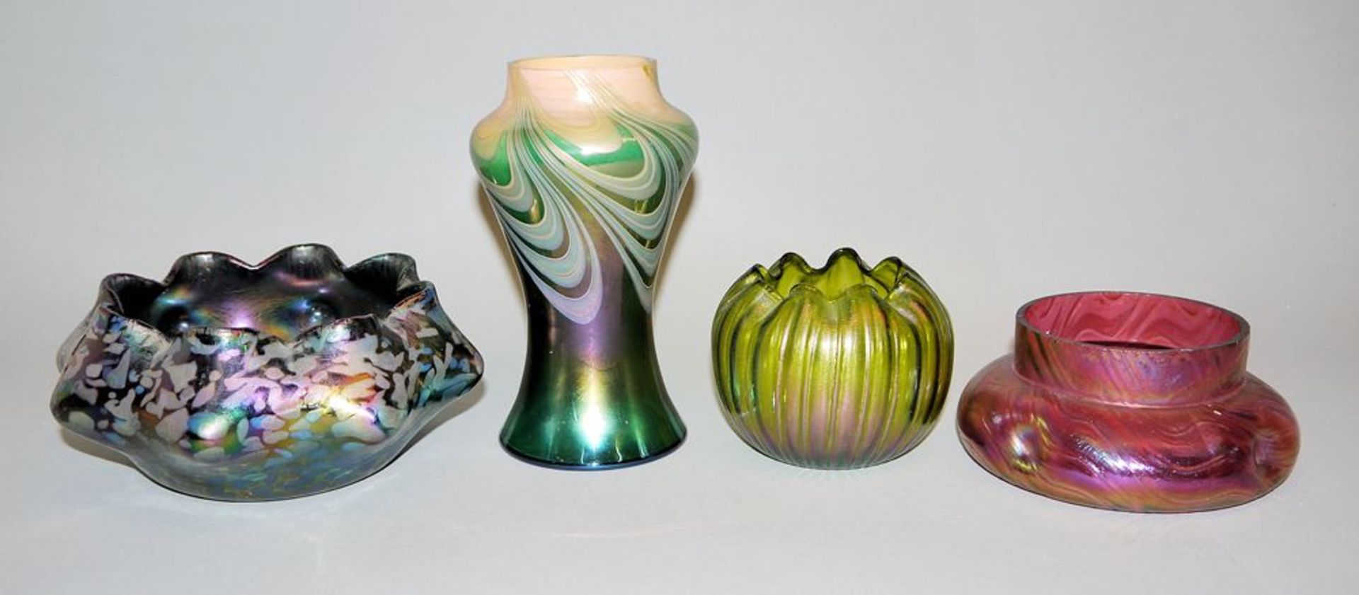 Four böhmic glass vases and bowls of Art Nouveau c. 1900/20