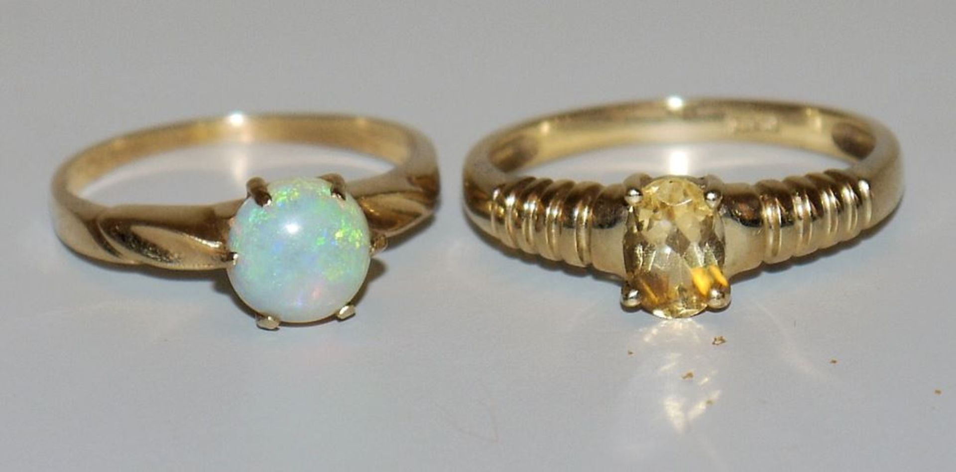 Two fine rings with opal and citrine, gold