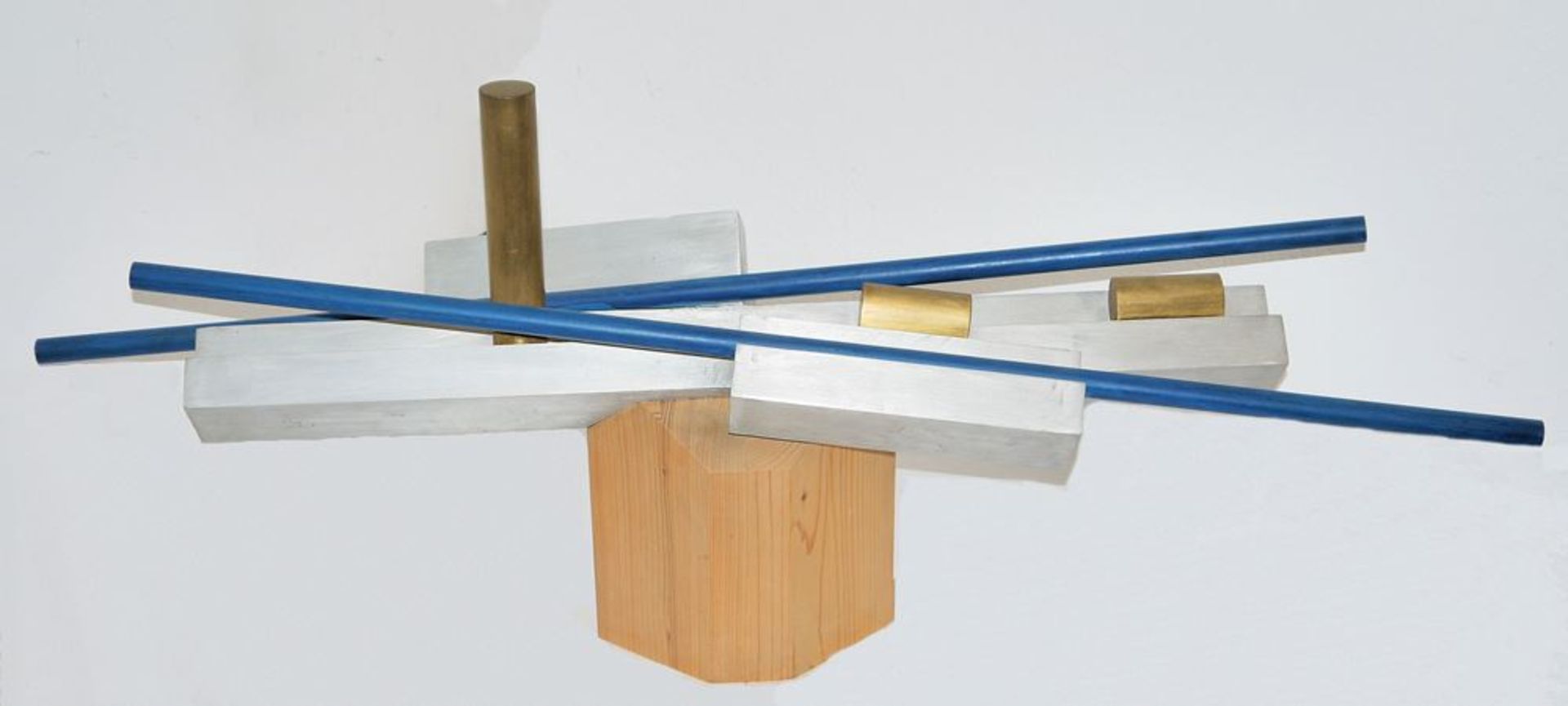 Ekkehart Panek, Schwebestück, sculpture made of aluminium, steel, brass and wood from 1989