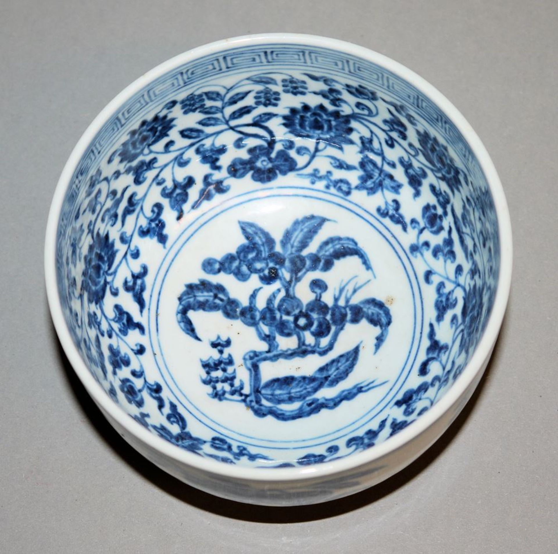 Dish, bowl and six plates in blue-whiteß-porcelain, China 18th-20th century. - Image 5 of 6