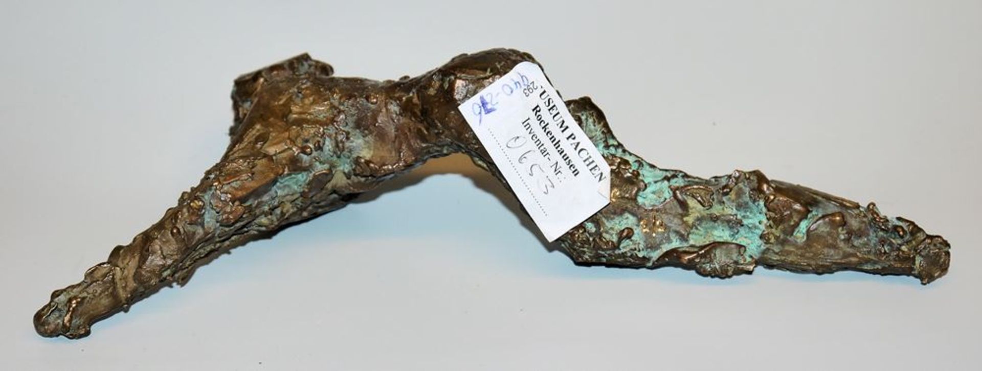 Karlheinz Oswald, Reclining female, signed bronze sculpture from (19)90, plus catalogue - Image 2 of 2