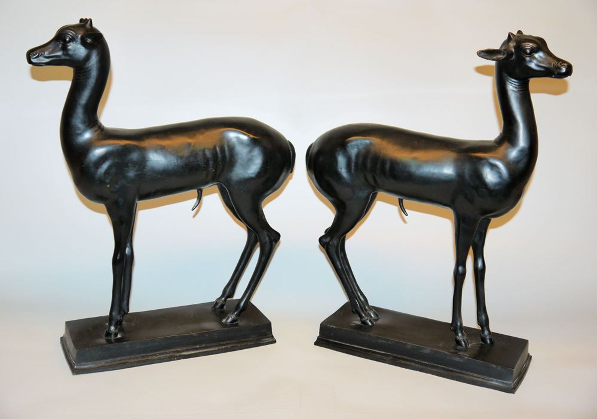 Animal sculptor, Two young roe deer, bronze sculptures in the style of the Art Deco