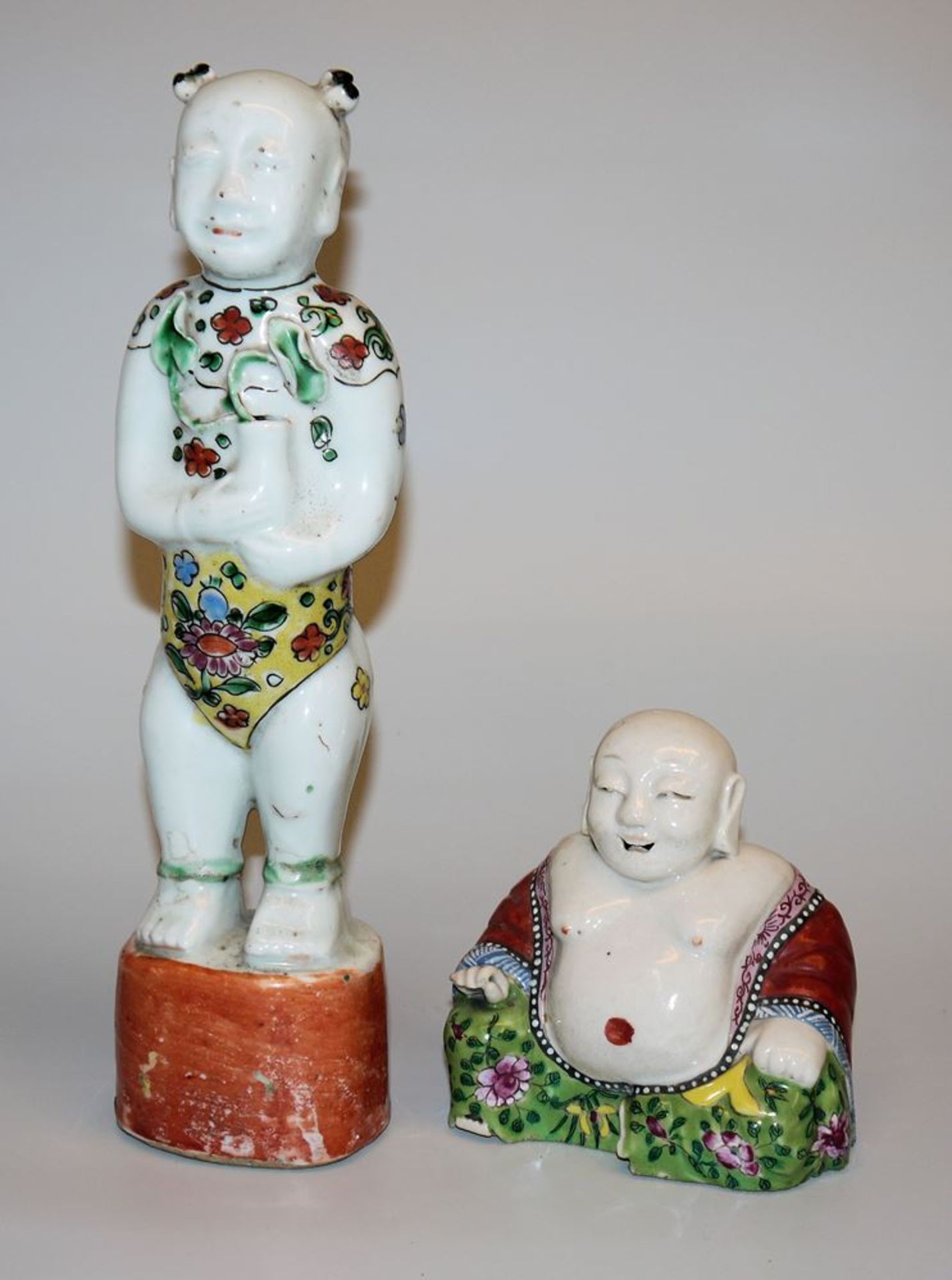 "Ho Ho Boy" und Budai, zwei Porzellanfiguren, China 18. & 19. Jh. 