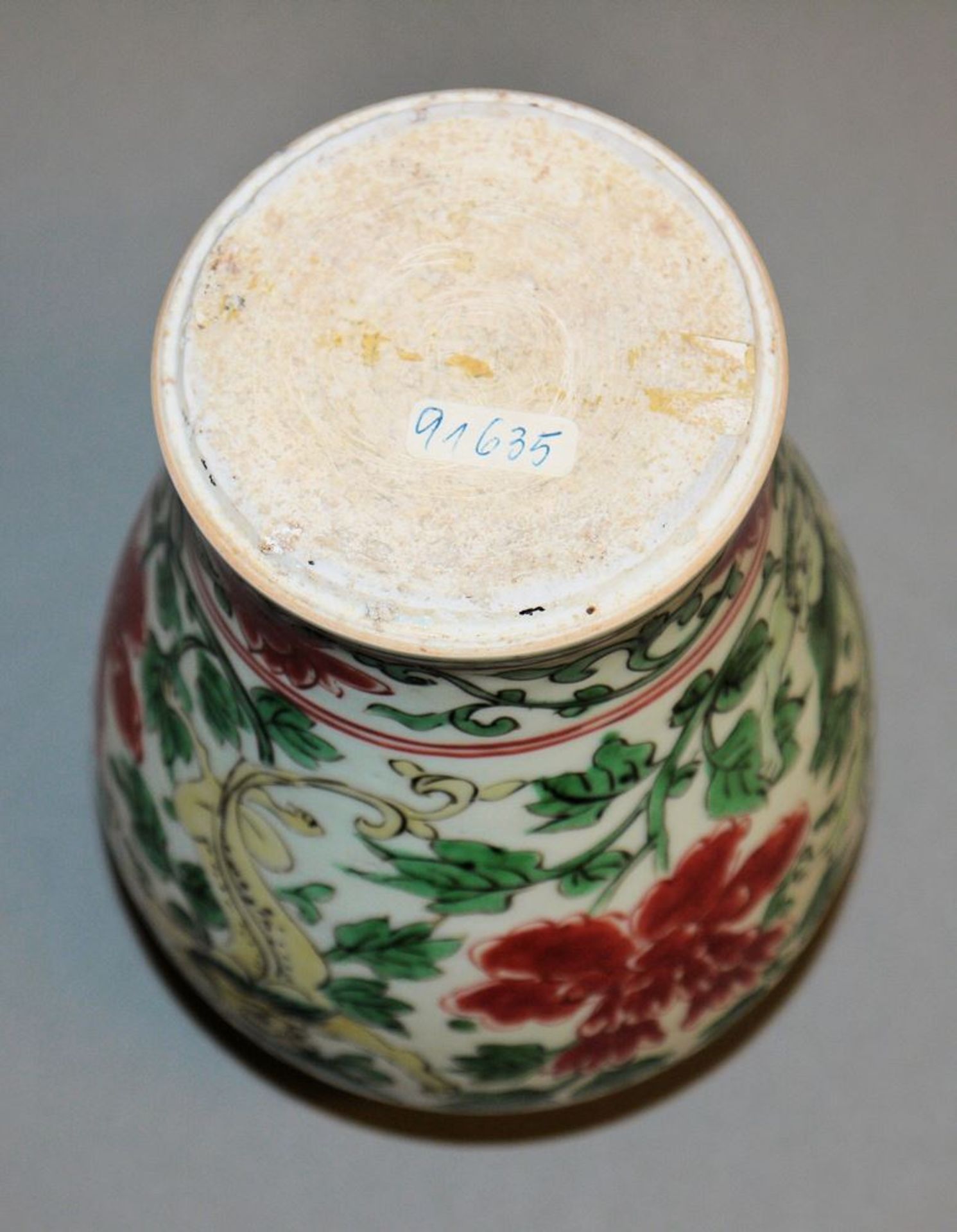 Wucai baluster vase of the Kangxi period, China circa 1700 - Image 3 of 3