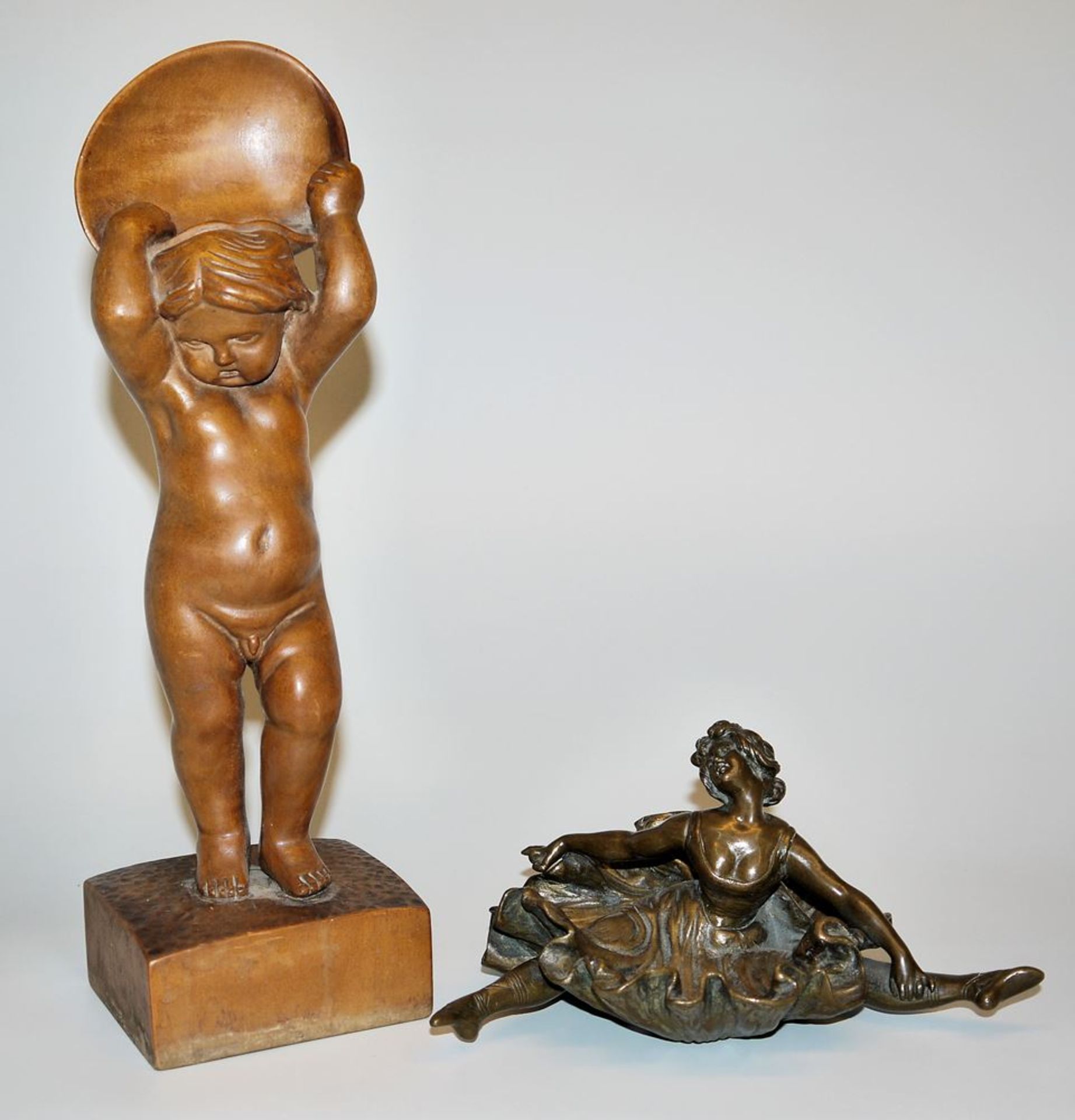 Bronze sculpture balletänzerin of the Art Nouveau around 1900 & Rob. Bornemann, wooden sculpture pu