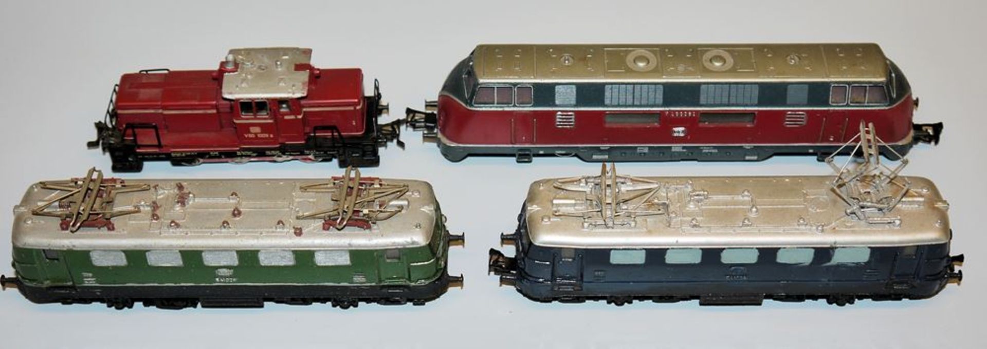 Vier Loks der Firma Märklin, Eisenbahn Modelle 3065, 3021, 2x 3034