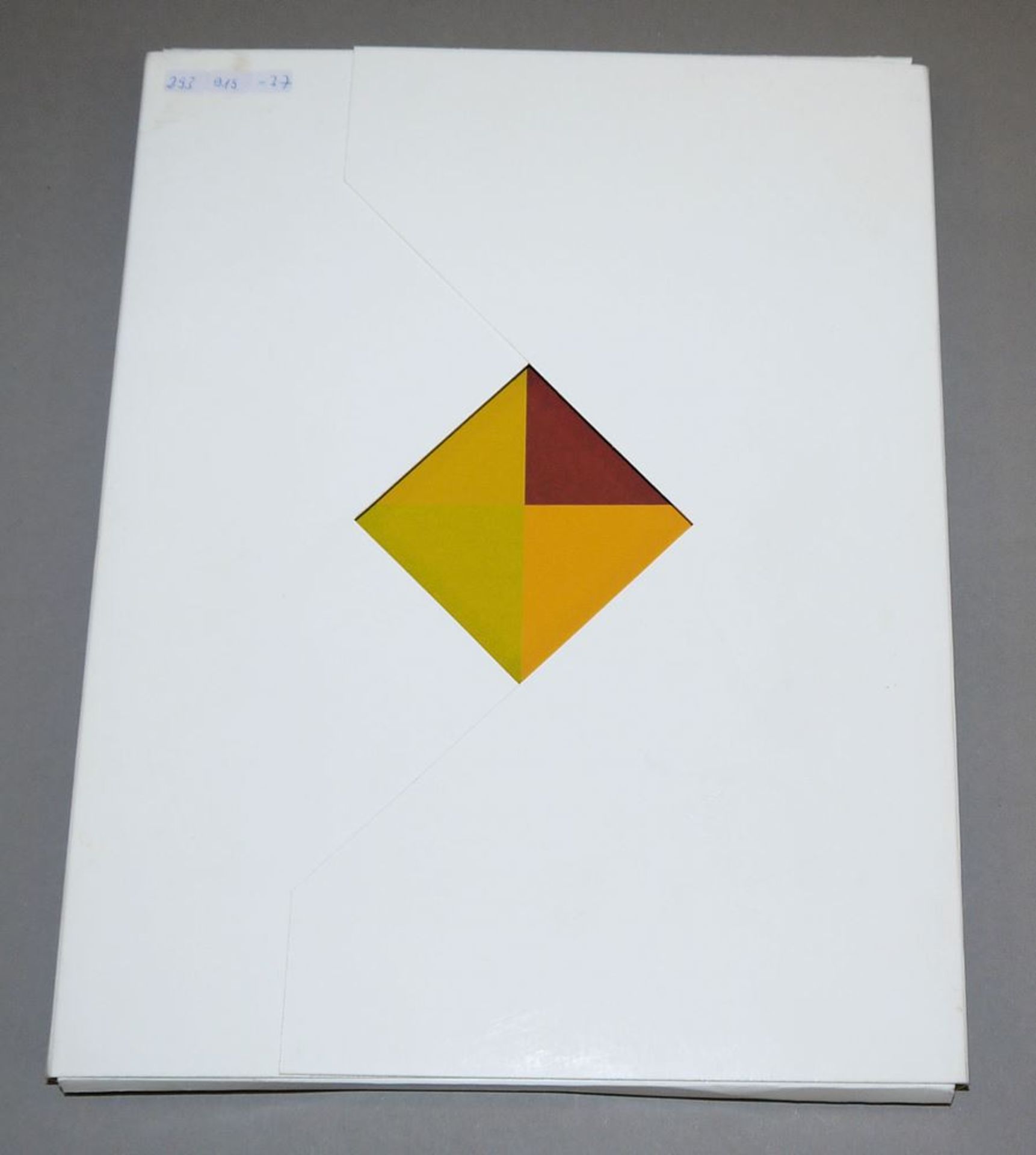 Helmut Keppler, Album "Aus der Fläche in den Raum", with signed constructivist colour silkscreen - Image 2 of 2
