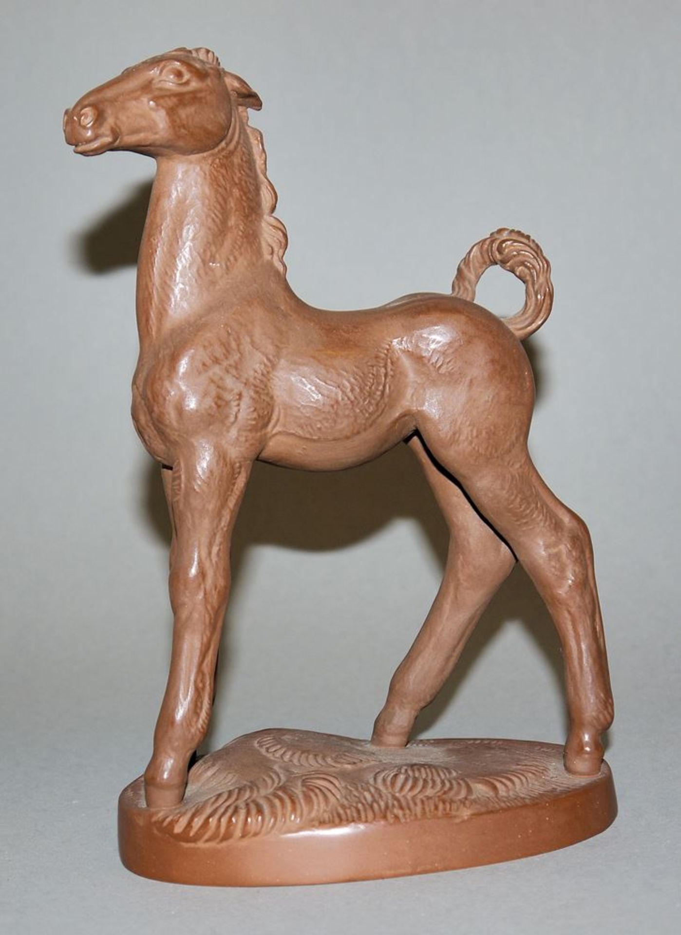 Willi Münch-Khe, Standing foal of Böttgersteinzeug, Kgl. Meissen, 20th century