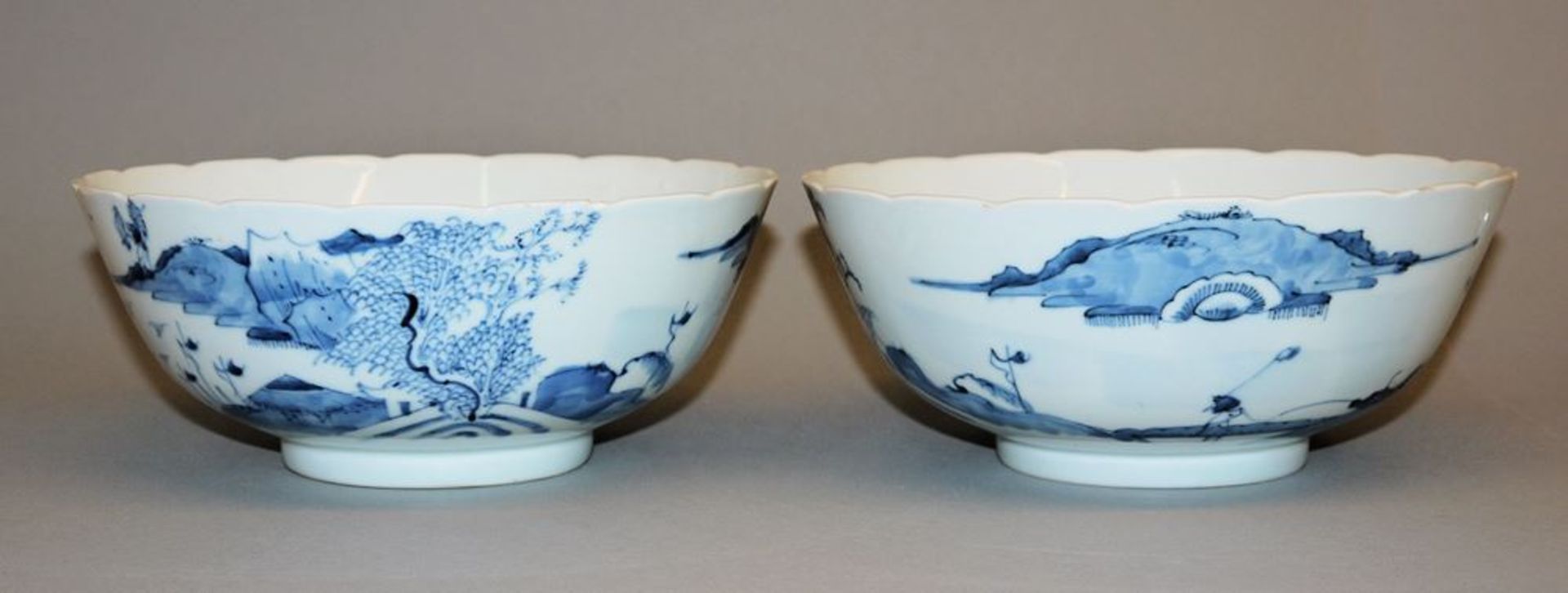 Pair of blue and white porcelain rice bowls of the late Qing period, China 19th century