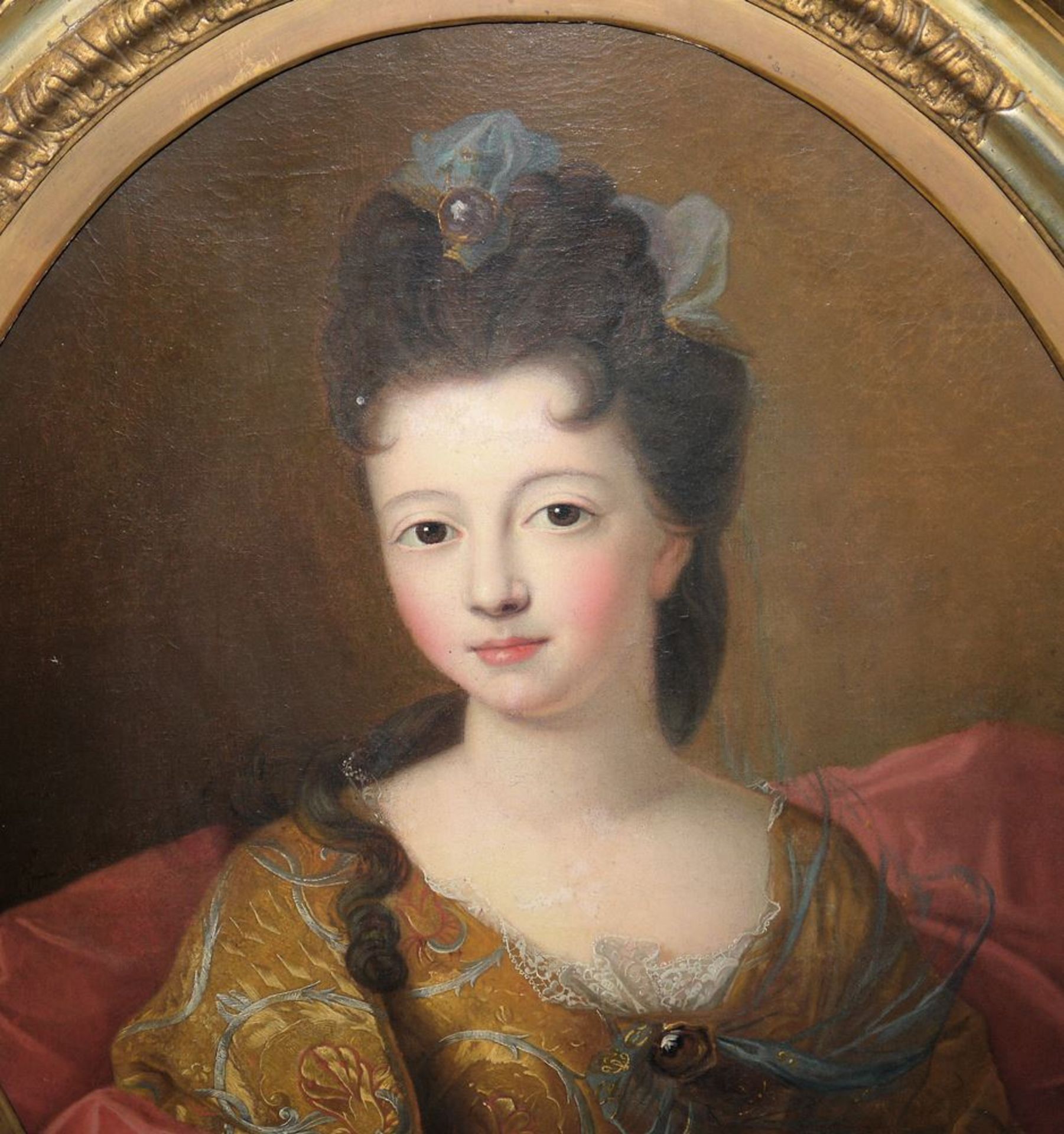 François de Troy, attributed, Half portrait of Louise Françoise de Bourbon, first daughter and thir - Image 2 of 3