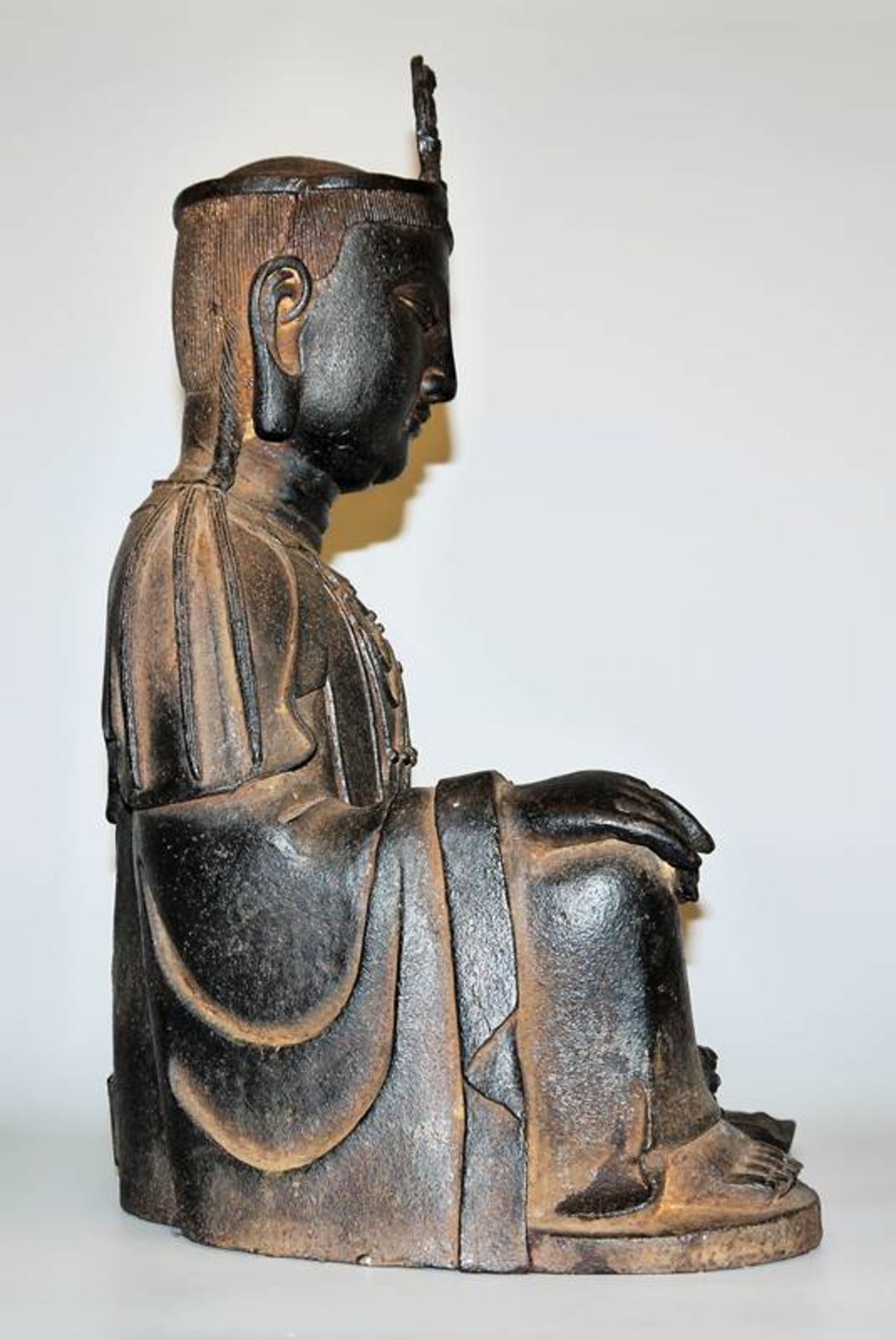 Bodhisattva Avalokiteshvara (Guanyin), Ming-style iron casting, China 18th c. or later - Image 5 of 6