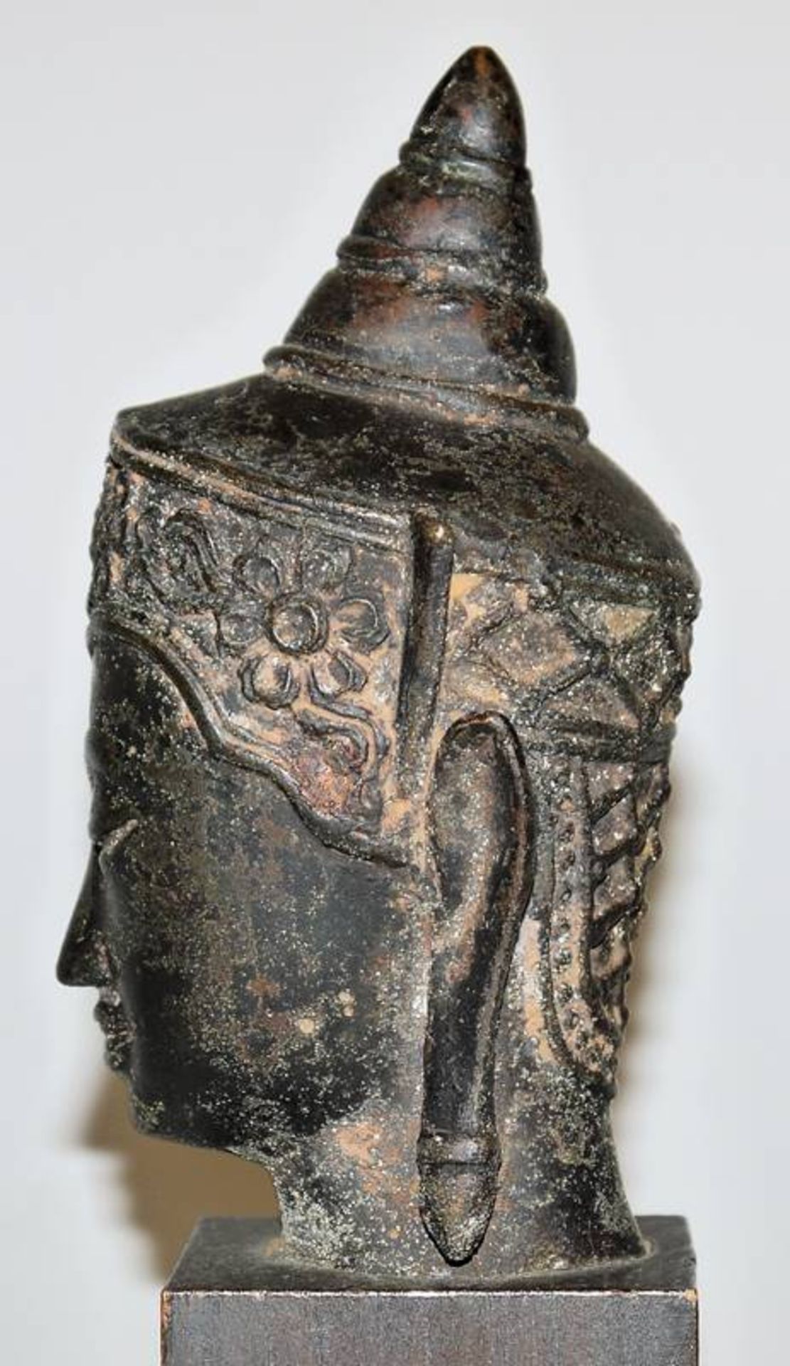 Kopf des bekrönten Buddha, Bronze, Thailand 17./18.Jh. - Image 2 of 4