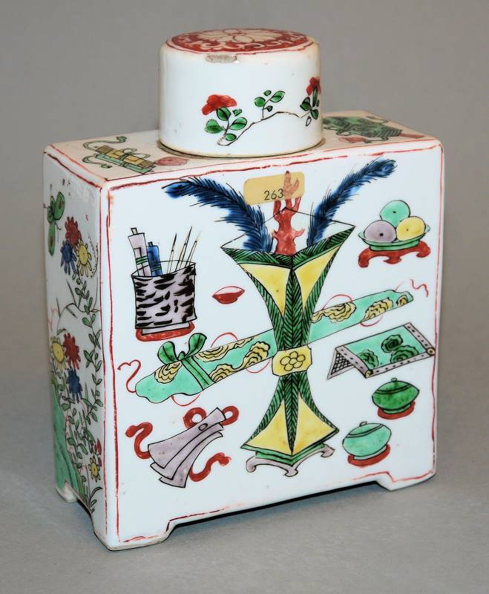 A Wucai tea caddy with antique decoration, Qing period, China 18th century