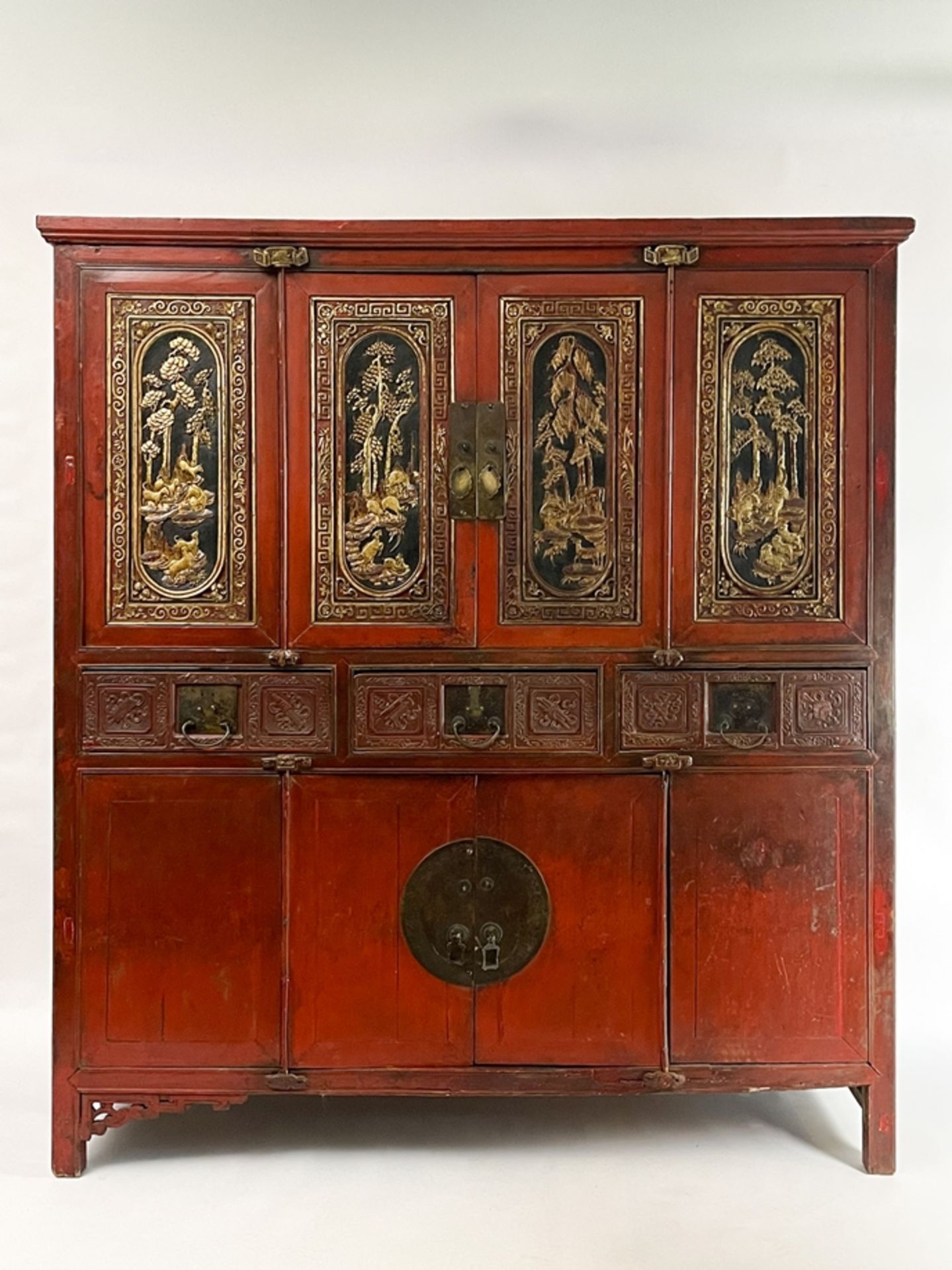 Red chinese cabinet from the 19th century - Image 2 of 12