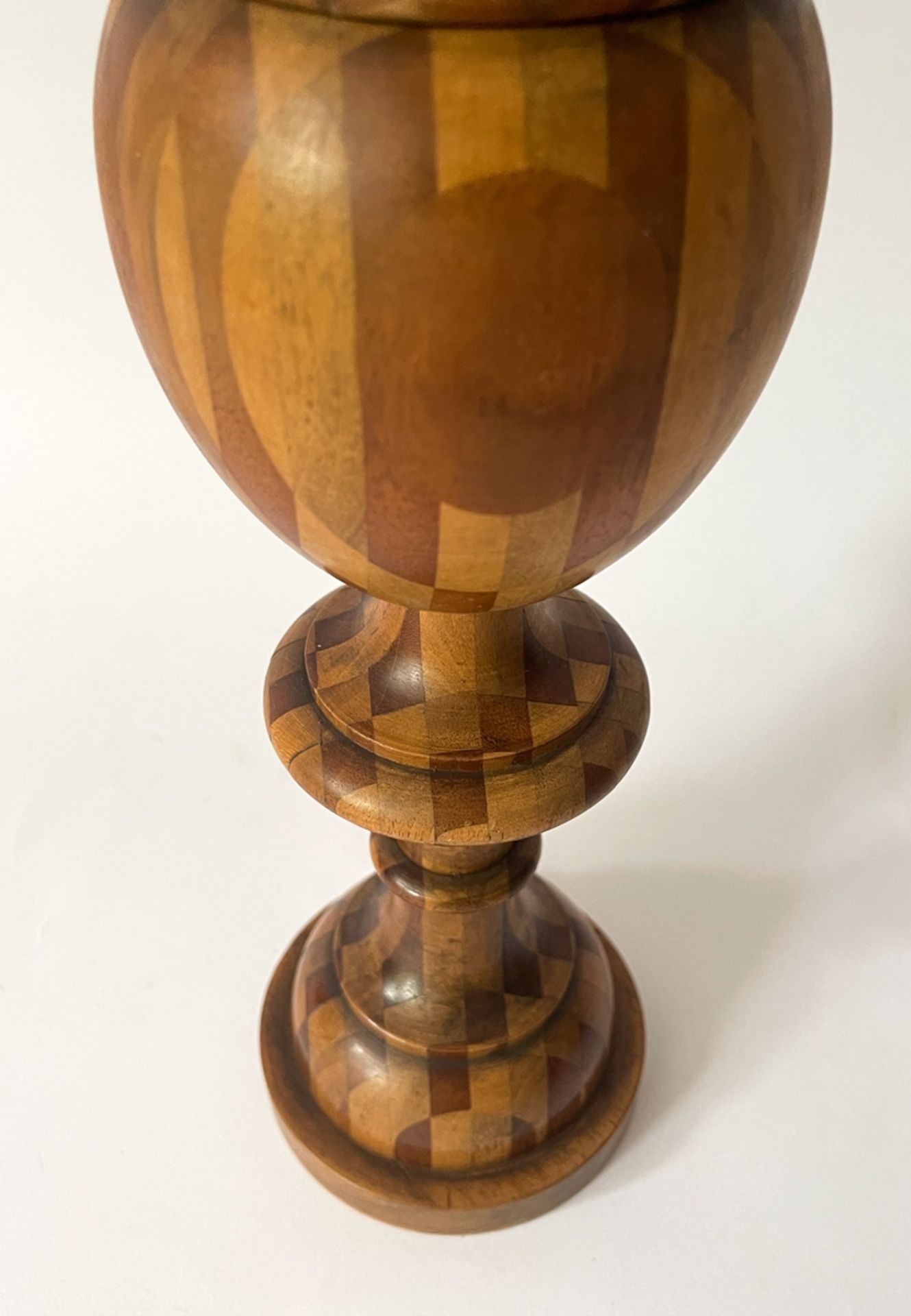 Masterpiece wooden goblet with lid - Image 4 of 6
