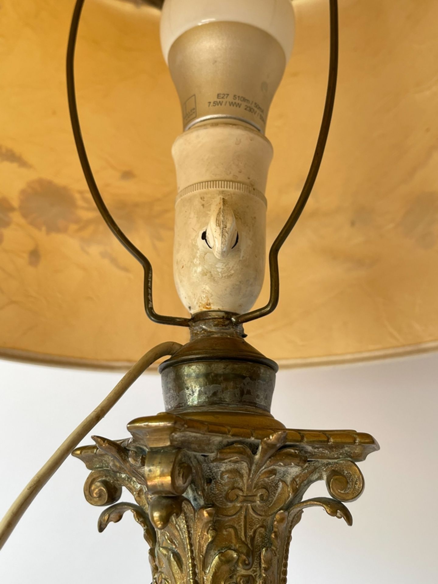 Alabaster lamp with applications made out of bronze - Image 6 of 11