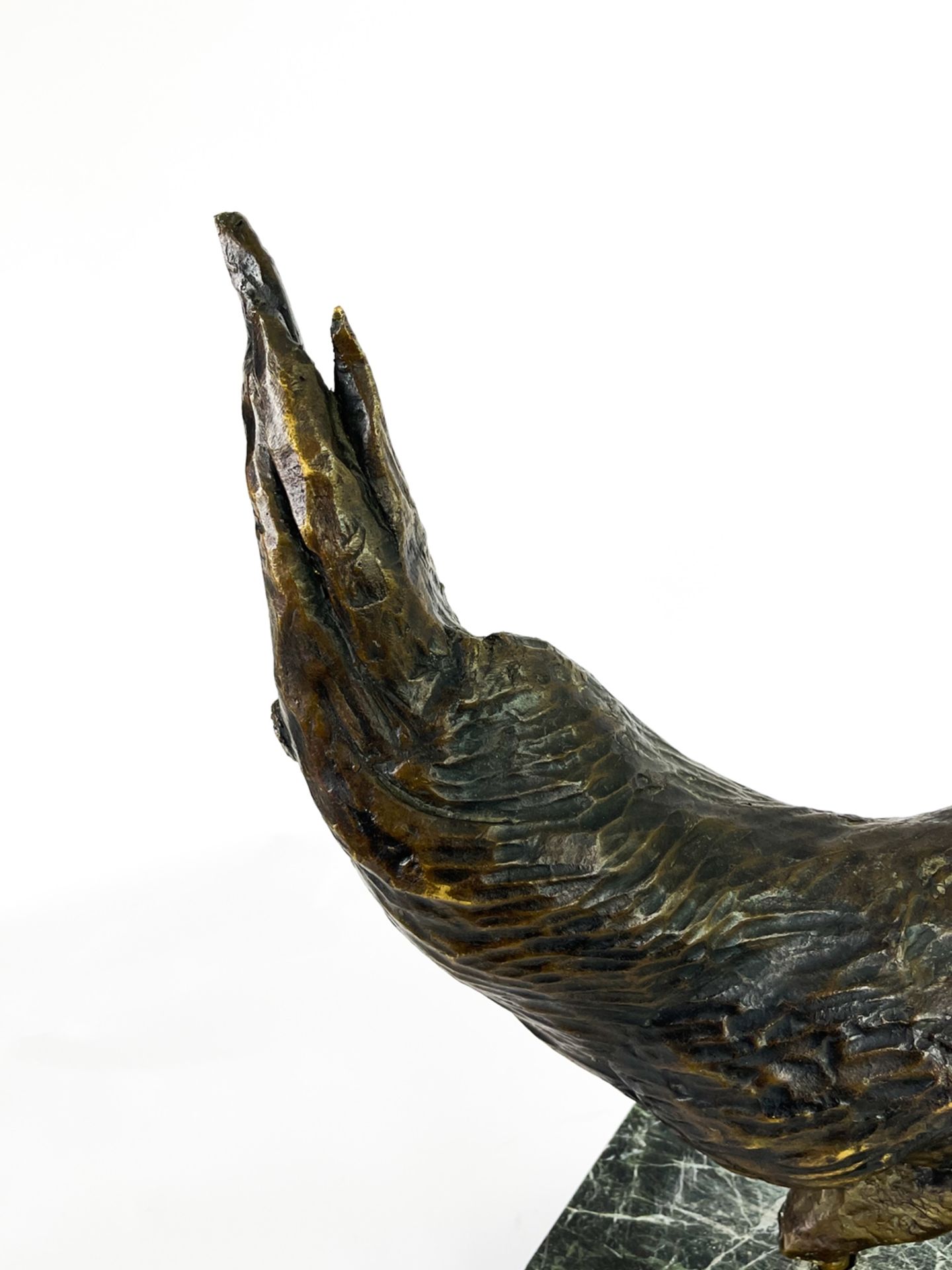 Moderne Bronzeskulptur auf Marmor "Vogel/Hahn"  - Bild 4 aus 12