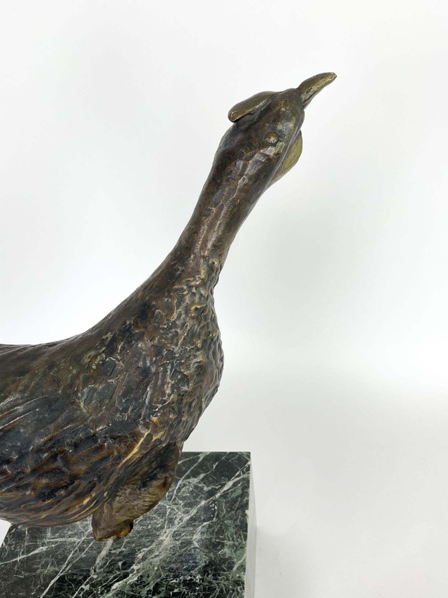Moderne Bronzeskulptur auf Marmor "Vogel/Hahn"  - Bild 3 aus 12