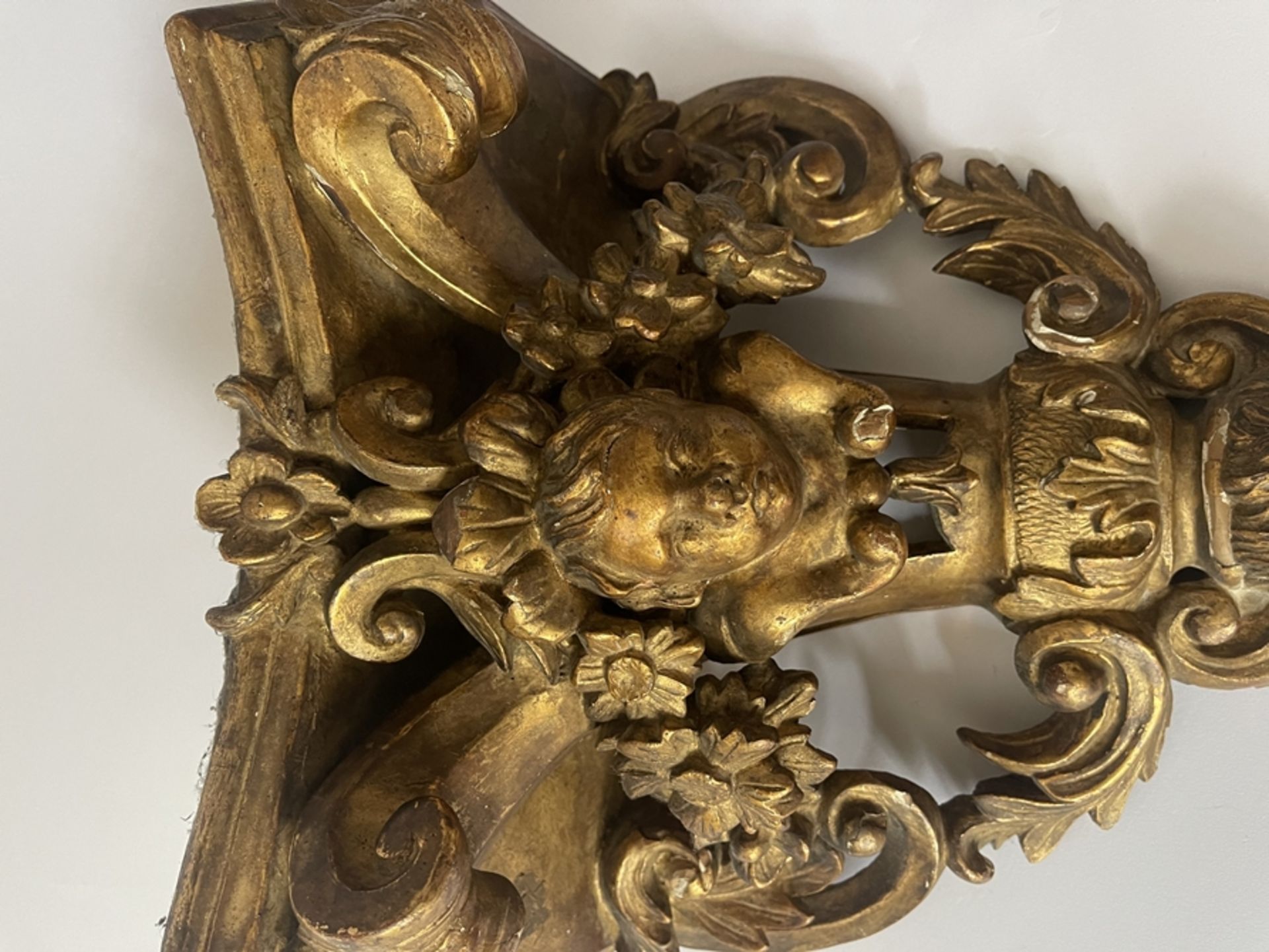 Carved, gilded corbel - Image 2 of 9