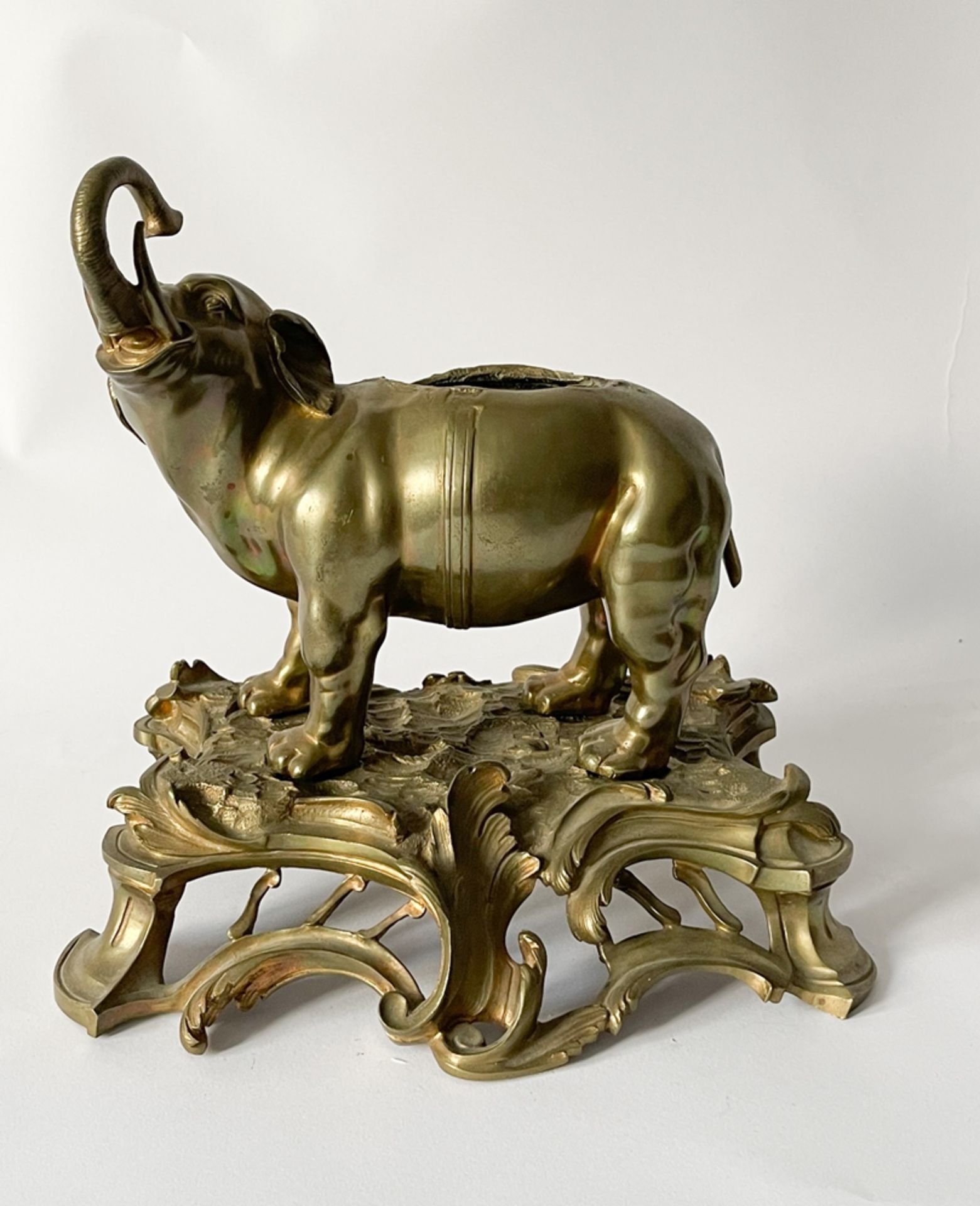 Elefant aus Bronze auf Prunksockel - Bild 2 aus 14