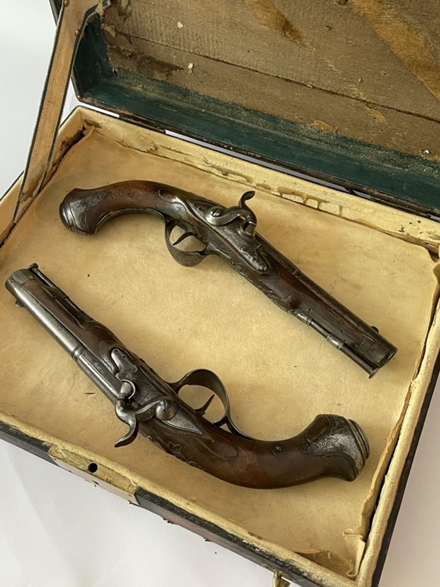 Paar barocke Duellpistolen im Lederkoffer  - Bild 11 aus 14