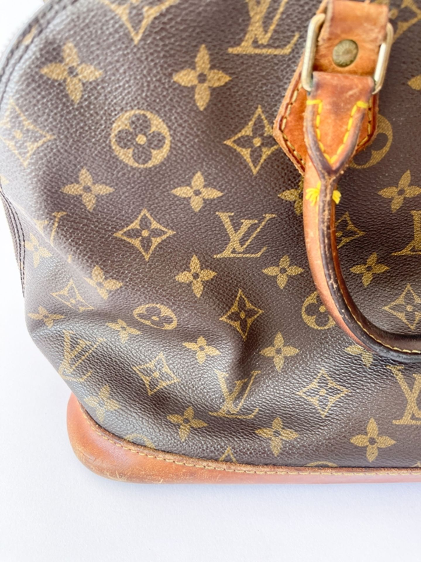 Louis Vuitton Alma Monogram Canvas Handtasche  - Bild 11 aus 11