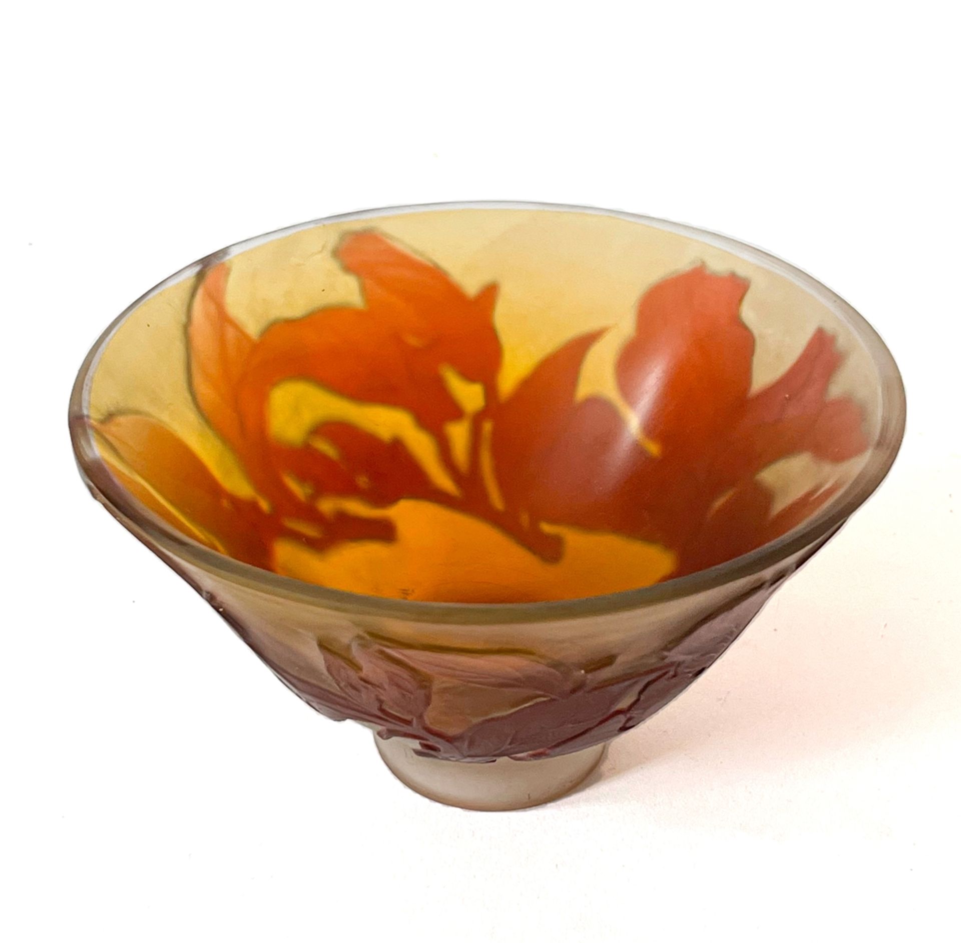 Glasschale mit roten Magnolien - Image 3 of 7