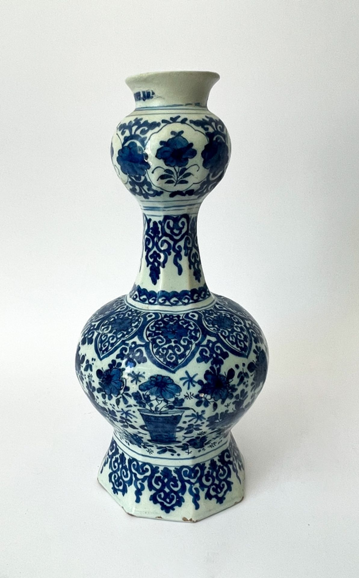 Fayencevase/Krug Blaumalerei