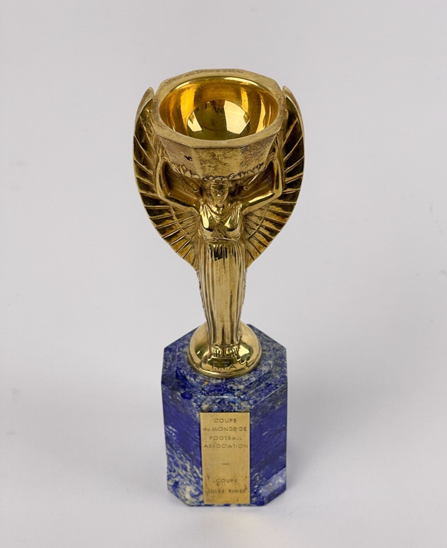 Coupe du Monde de Football Association "Jules Rimet" - Image 2 of 12