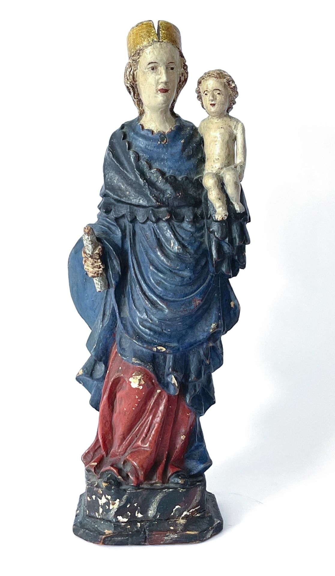Kleine geschnitzte gotische Madonna