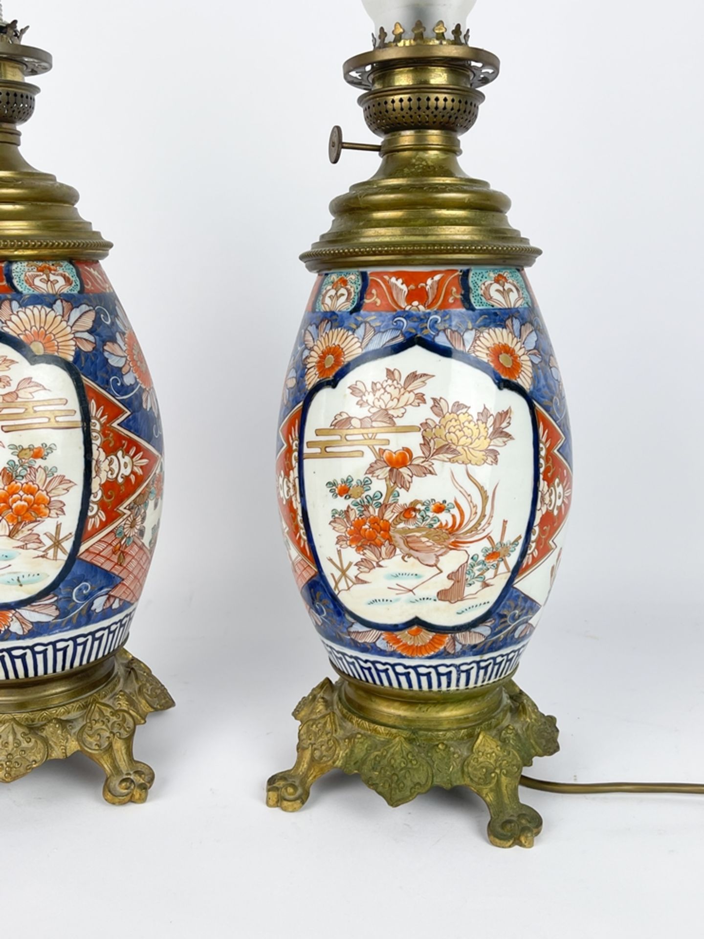 Paar Chinoiserie Lampen mit Bronzemontierung - Bild 2 aus 18
