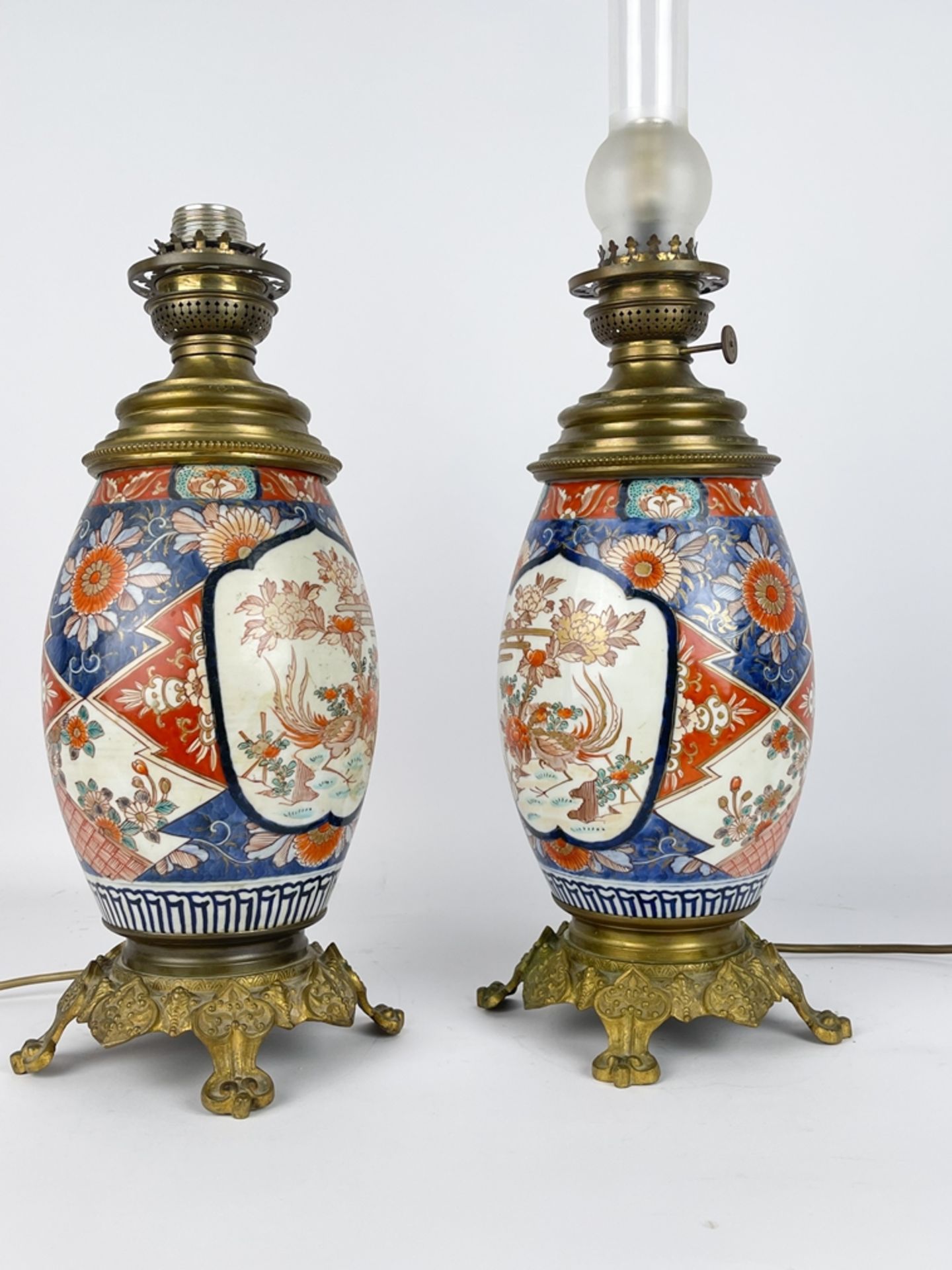 Paar Chinoiserie Lampen mit Bronzemontierung - Bild 9 aus 18