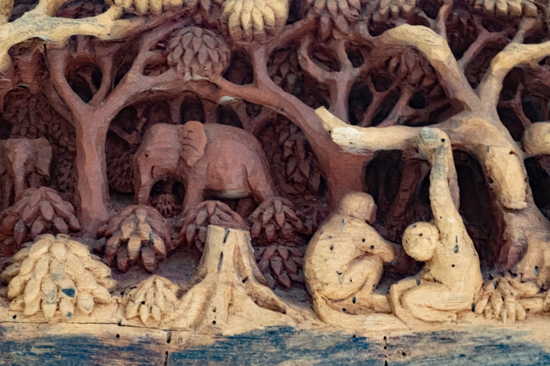 Afrikanische Dschungelschnitzerei mit Elefanten - Image 6 of 9