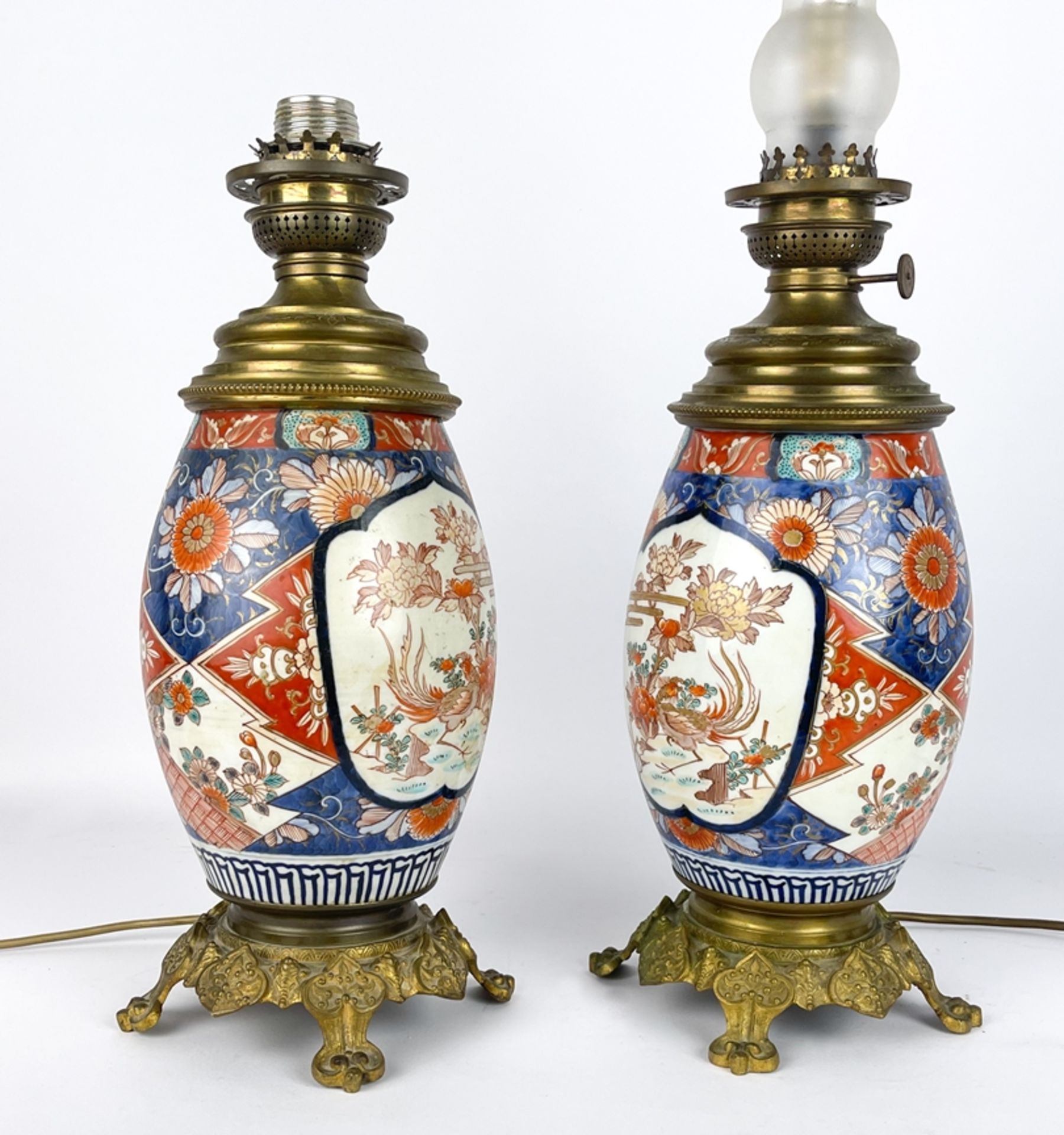 Paar Chinoiserie Lampen mit Bronzemontierung - Bild 8 aus 18