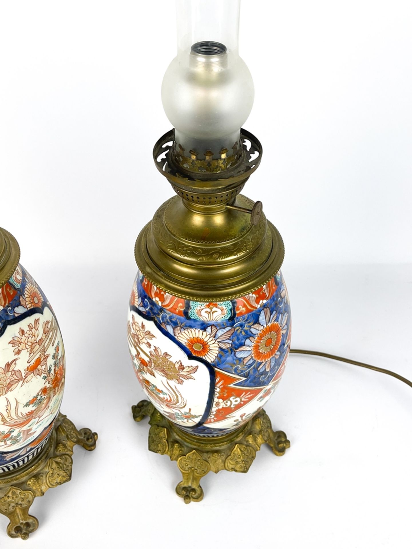 Paar Chinoiserie Lampen mit Bronzemontierung - Image 11 of 18