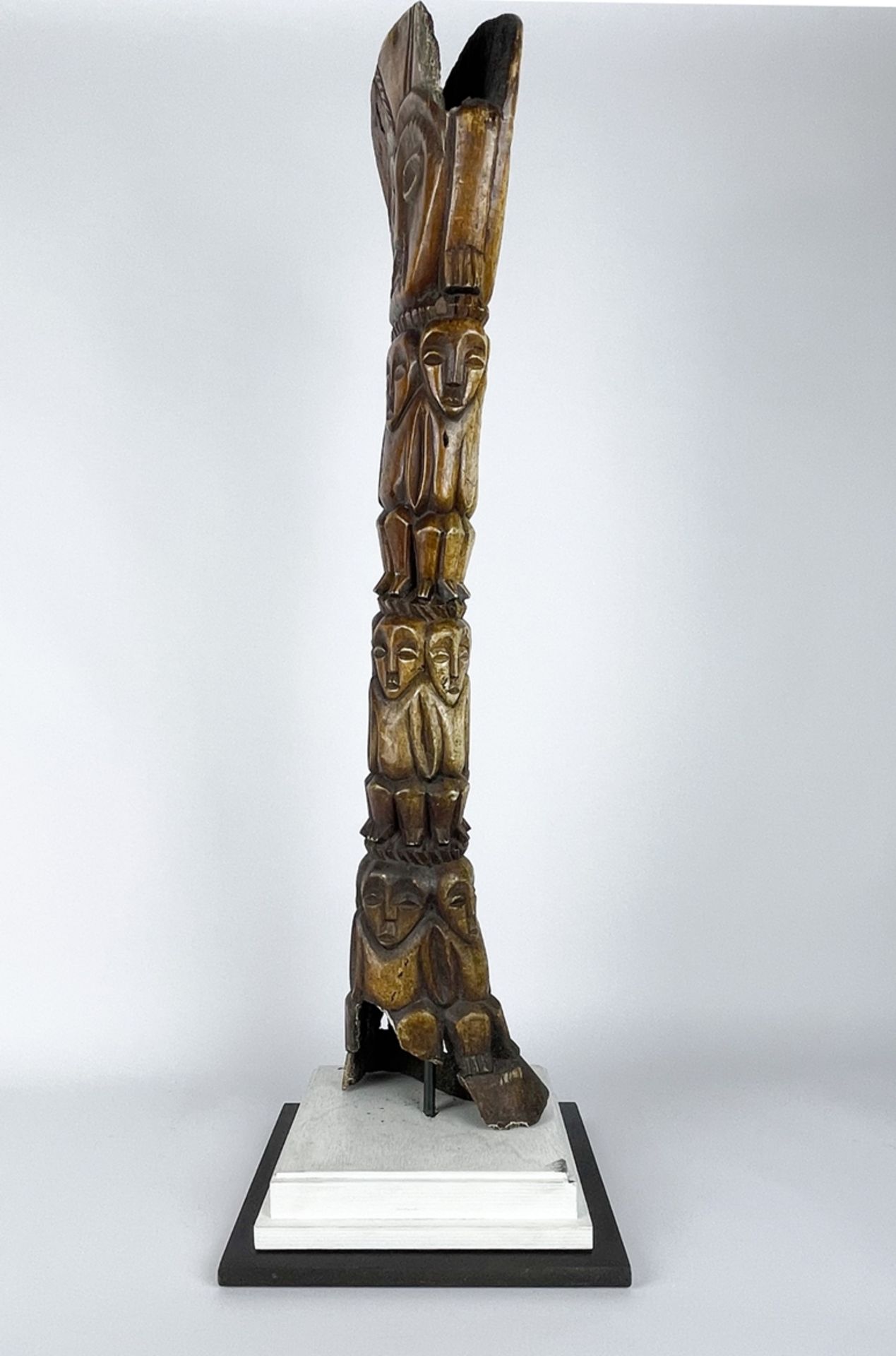 Afrikanische Stammeskunst "geschnitzer Knochen"