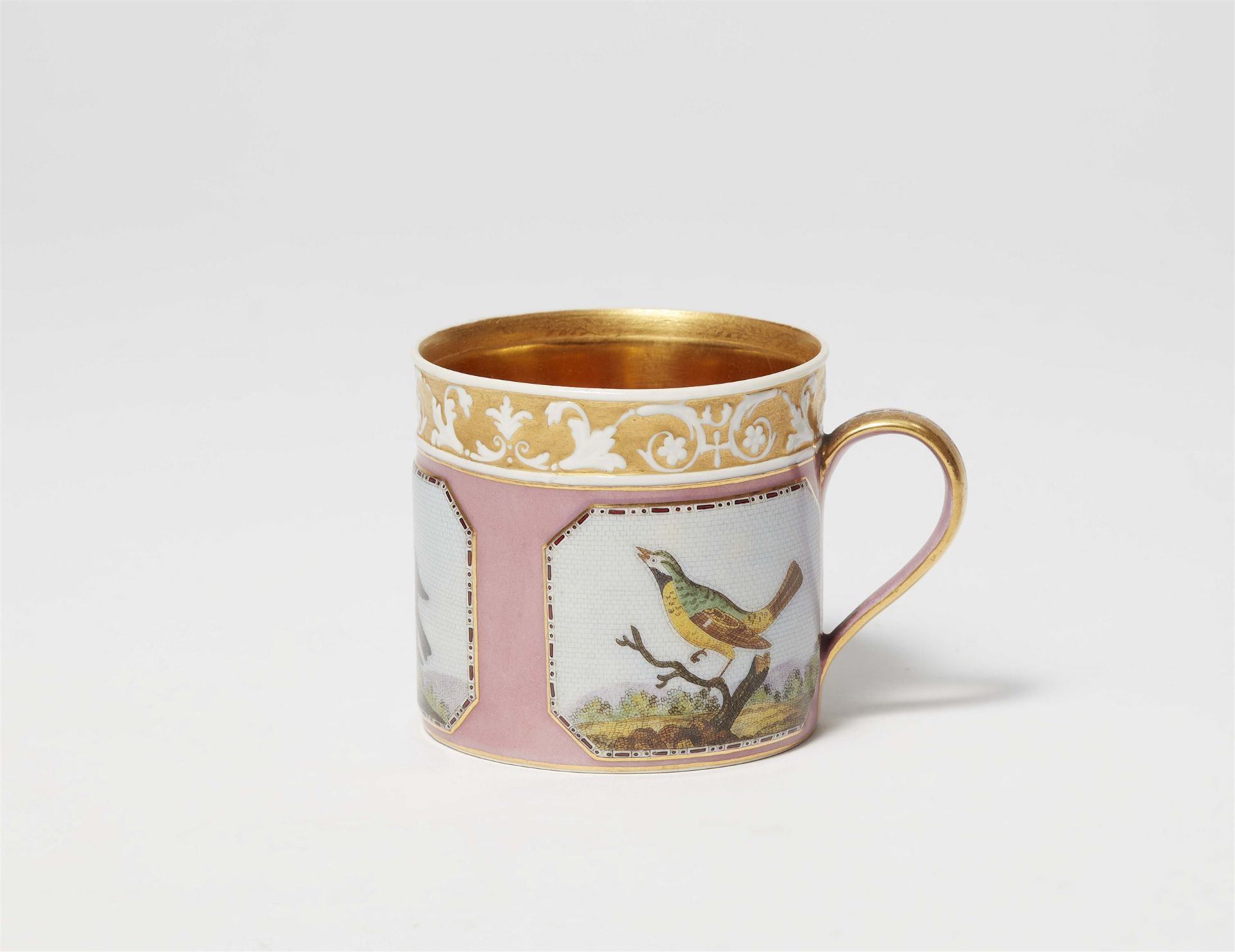 Tasse mit Mikromosaikmalerei